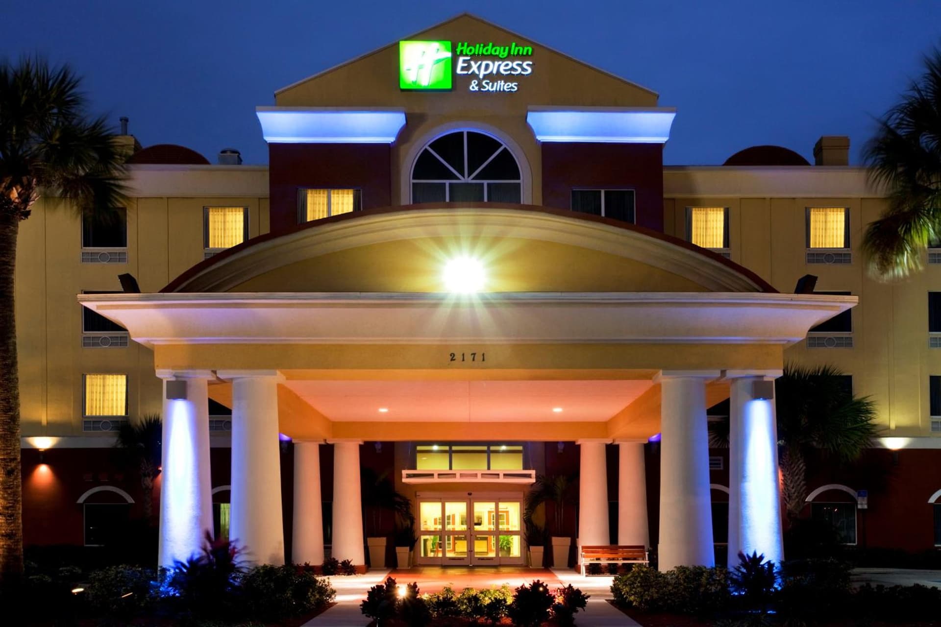 Holiday Inn Express St. Petersburg North / I-275 by IHG interior in St Petersburg, FL — gallery photo 2