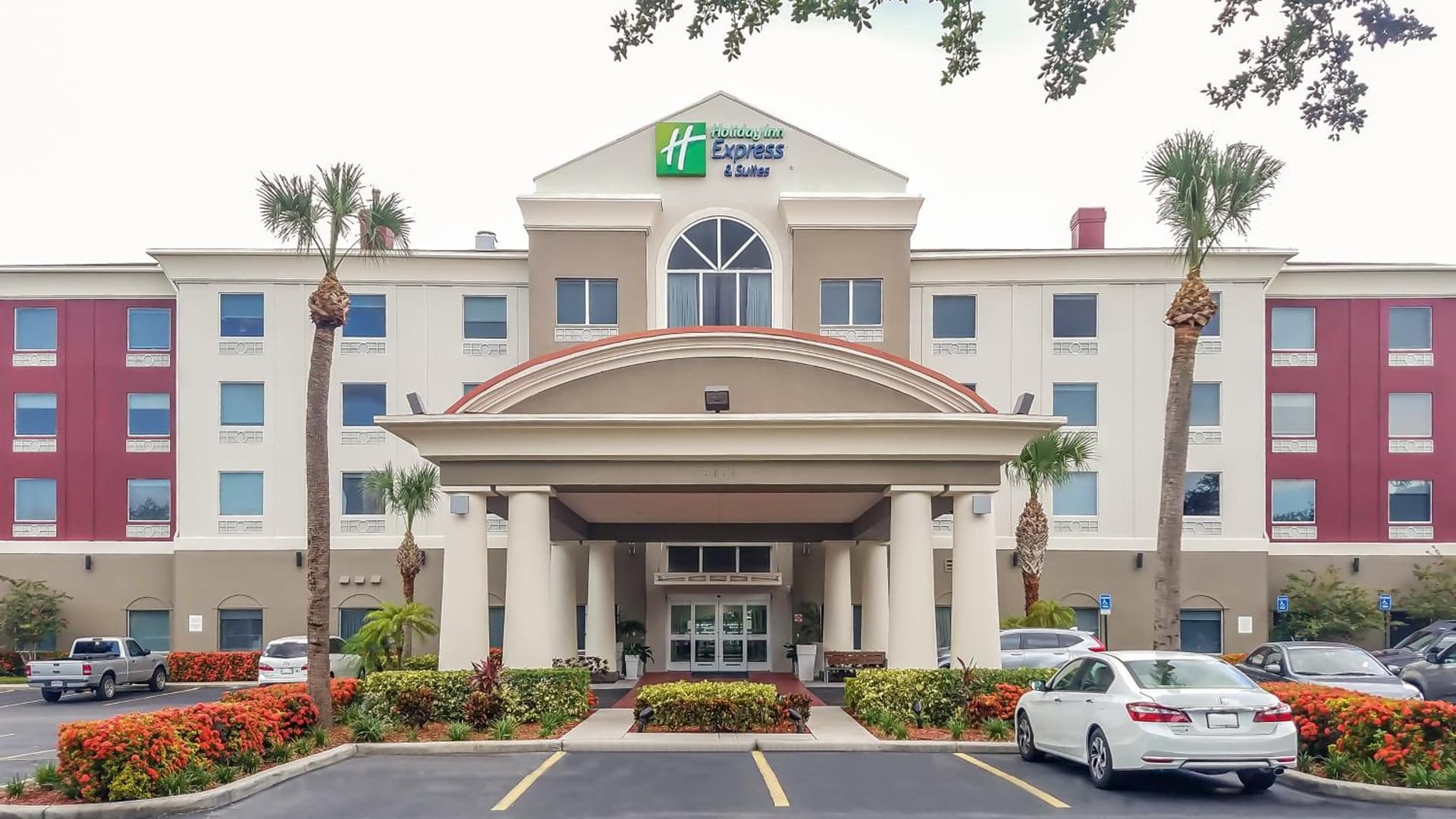 Holiday Inn Express St. Petersburg North / I-275 by IHG featured exterior or lobby in St Petersburg, FL — similar hotel
