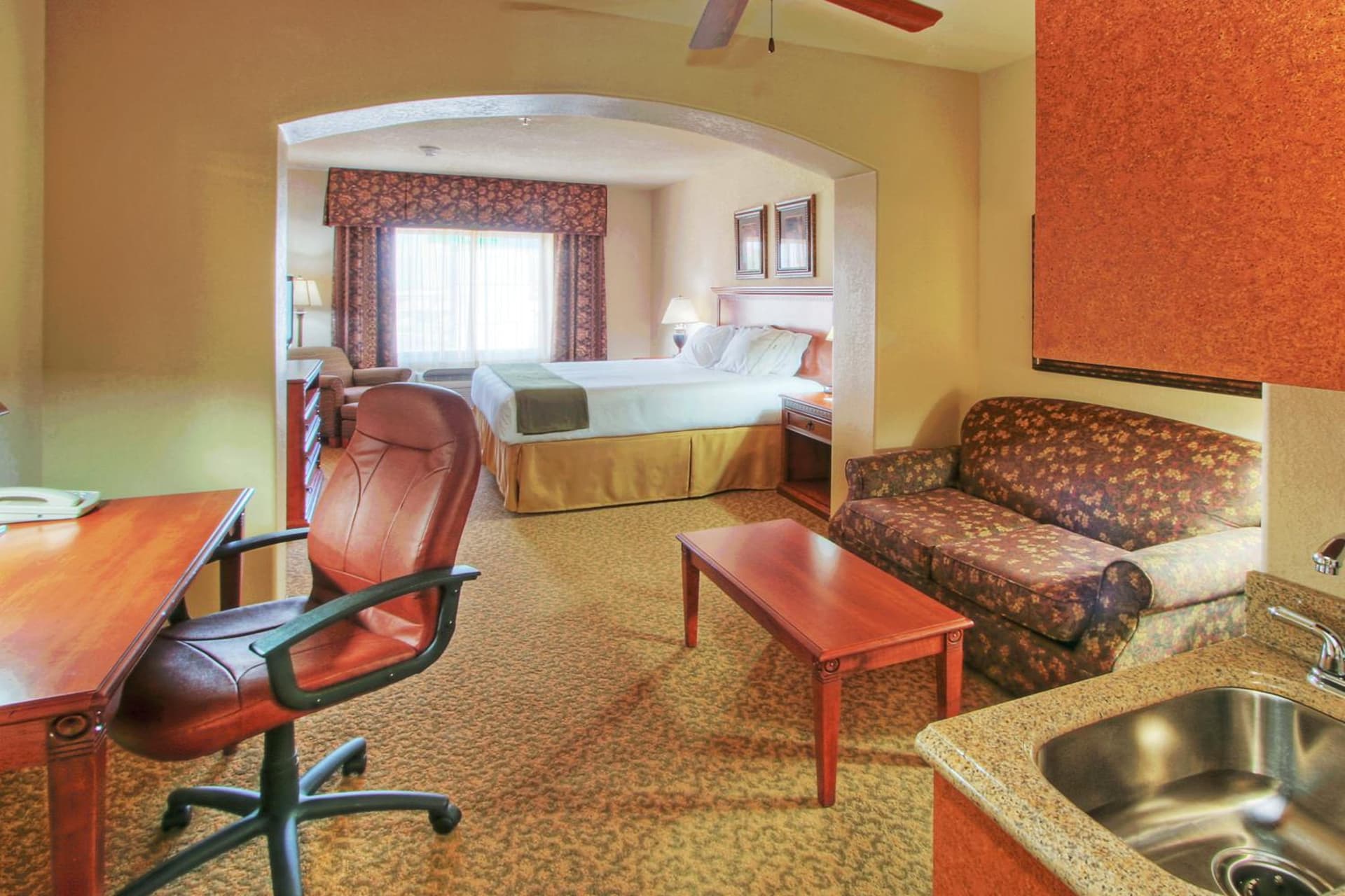 Holiday Inn Express Hotel & Suites Las Cruces by IHG gallery photo in Las Cruces, NM — image 27