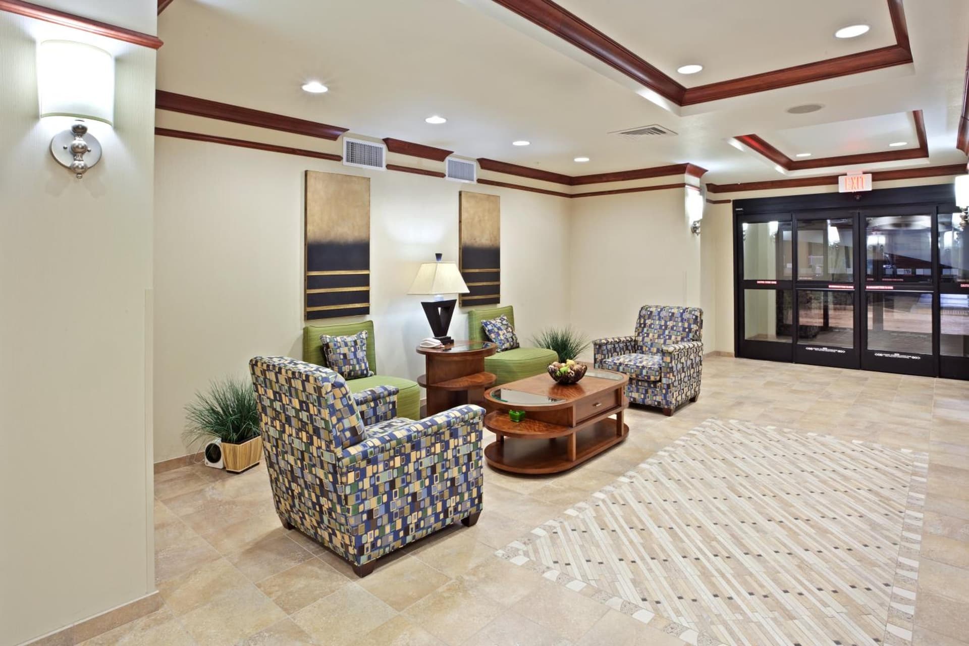 Holiday Inn Express Hotel & Suites Vancouver Mall-Portland Area by IHG interior in Vancouver, WA — gallery photo 2
