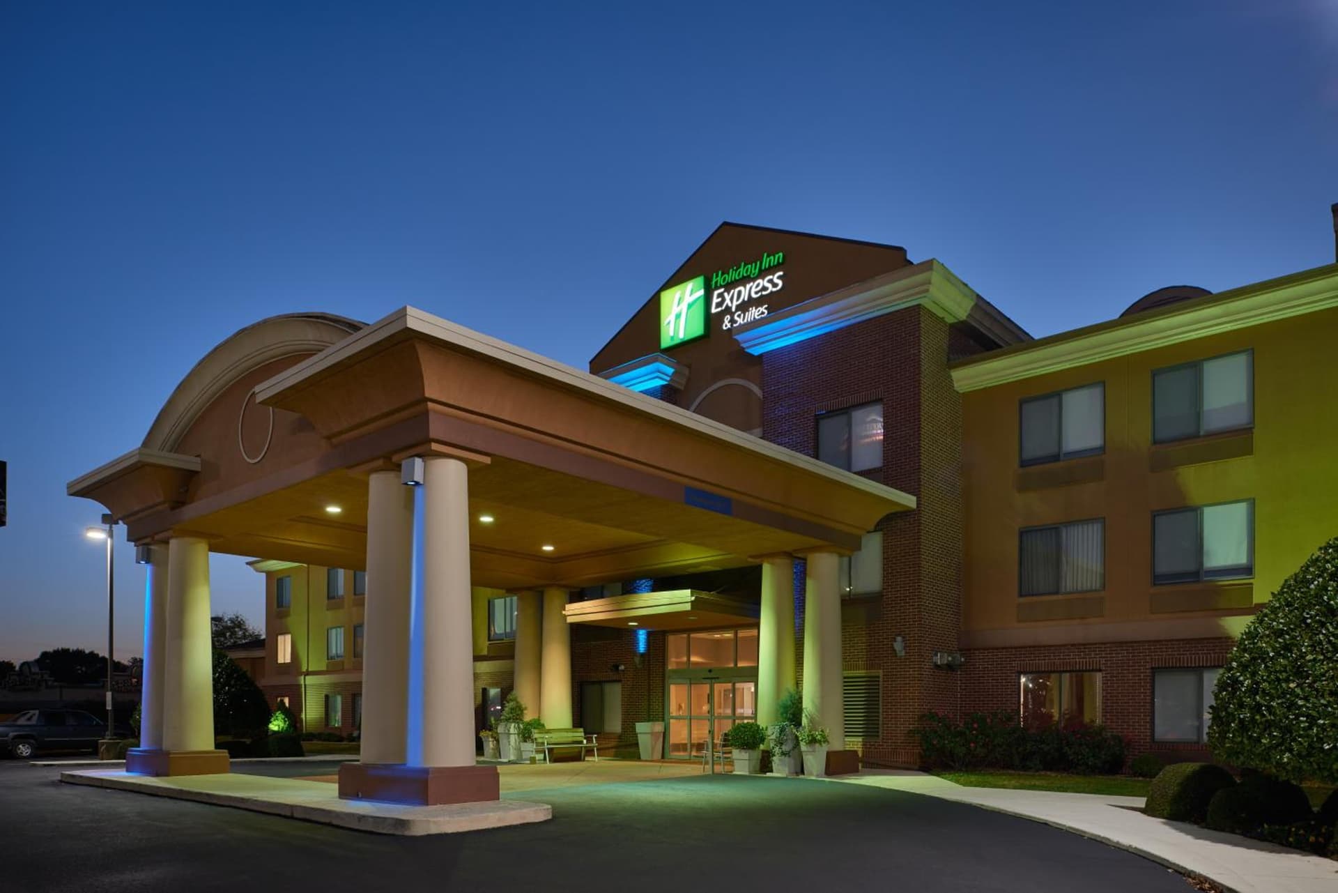 Holiday Inn Express Hotel & Suites Anniston/Oxford by IHG featured exterior or lobby in Oxford, AL — similar hotel