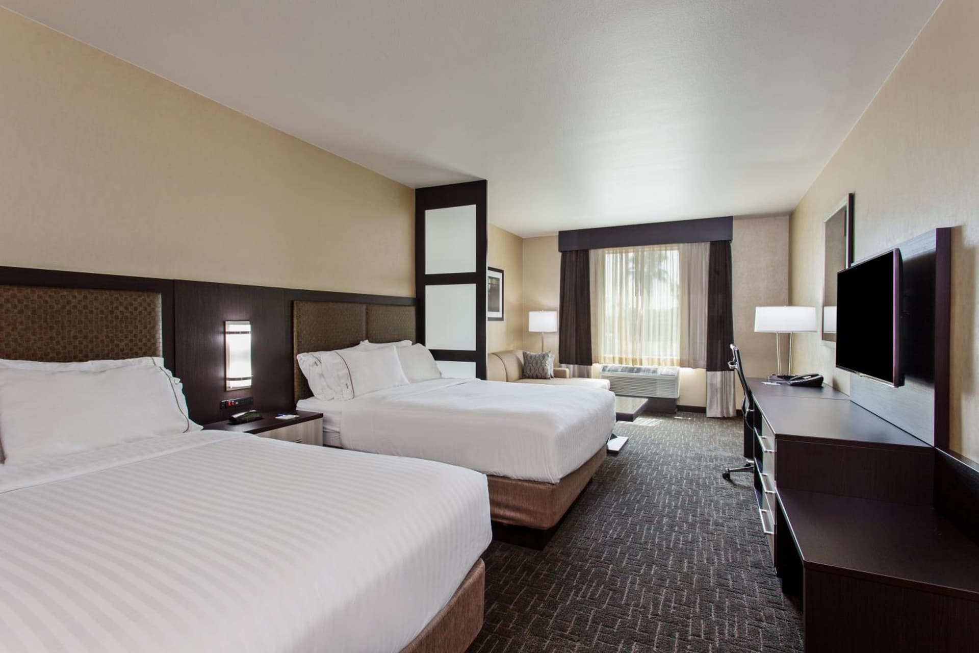 Holiday Inn Express & Suites Anaheim Resort Area by IHG gallery photo in Anaheim, CA — image 18