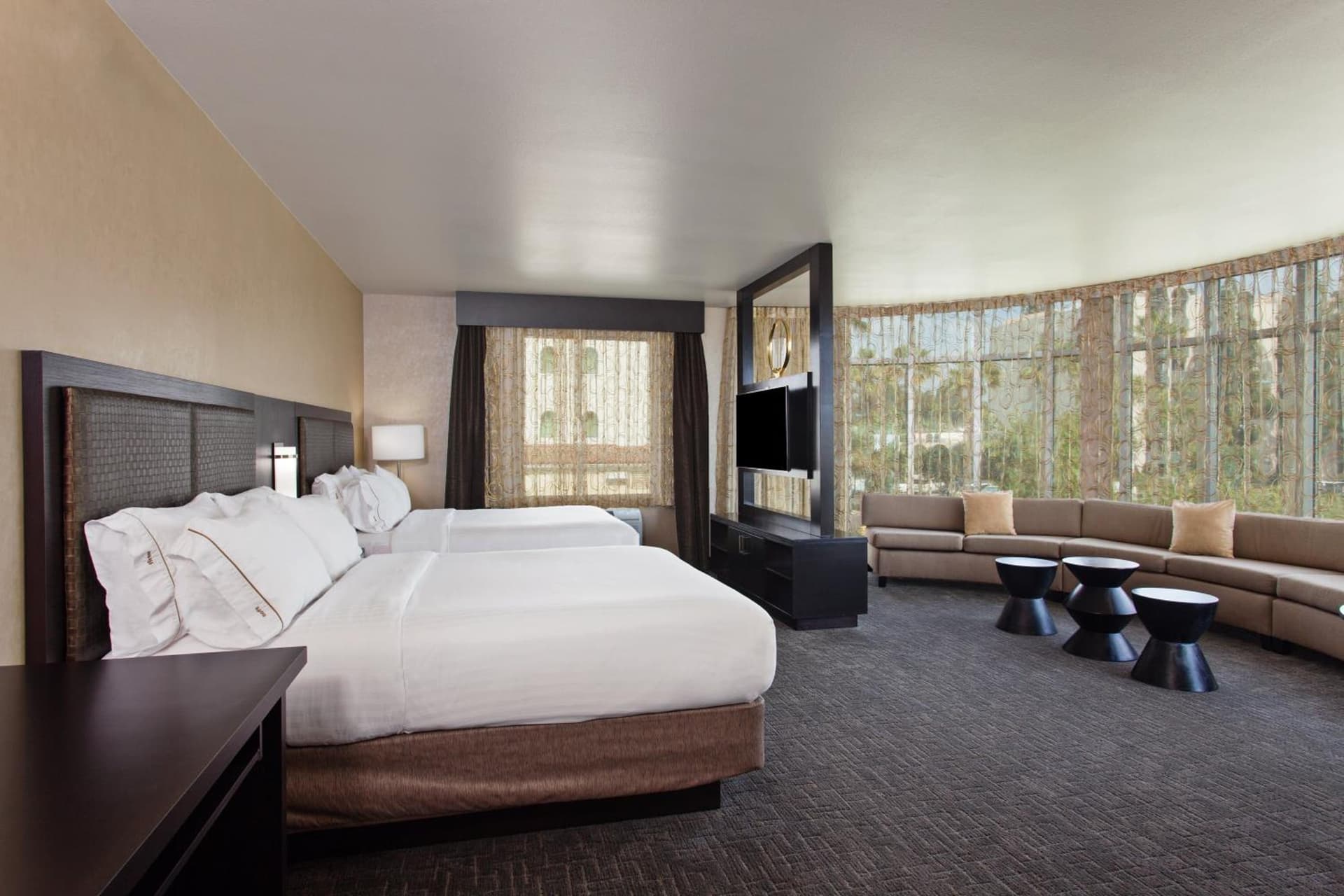 Holiday Inn Express & Suites Anaheim Resort Area by IHG gallery photo in Anaheim, CA — image 19