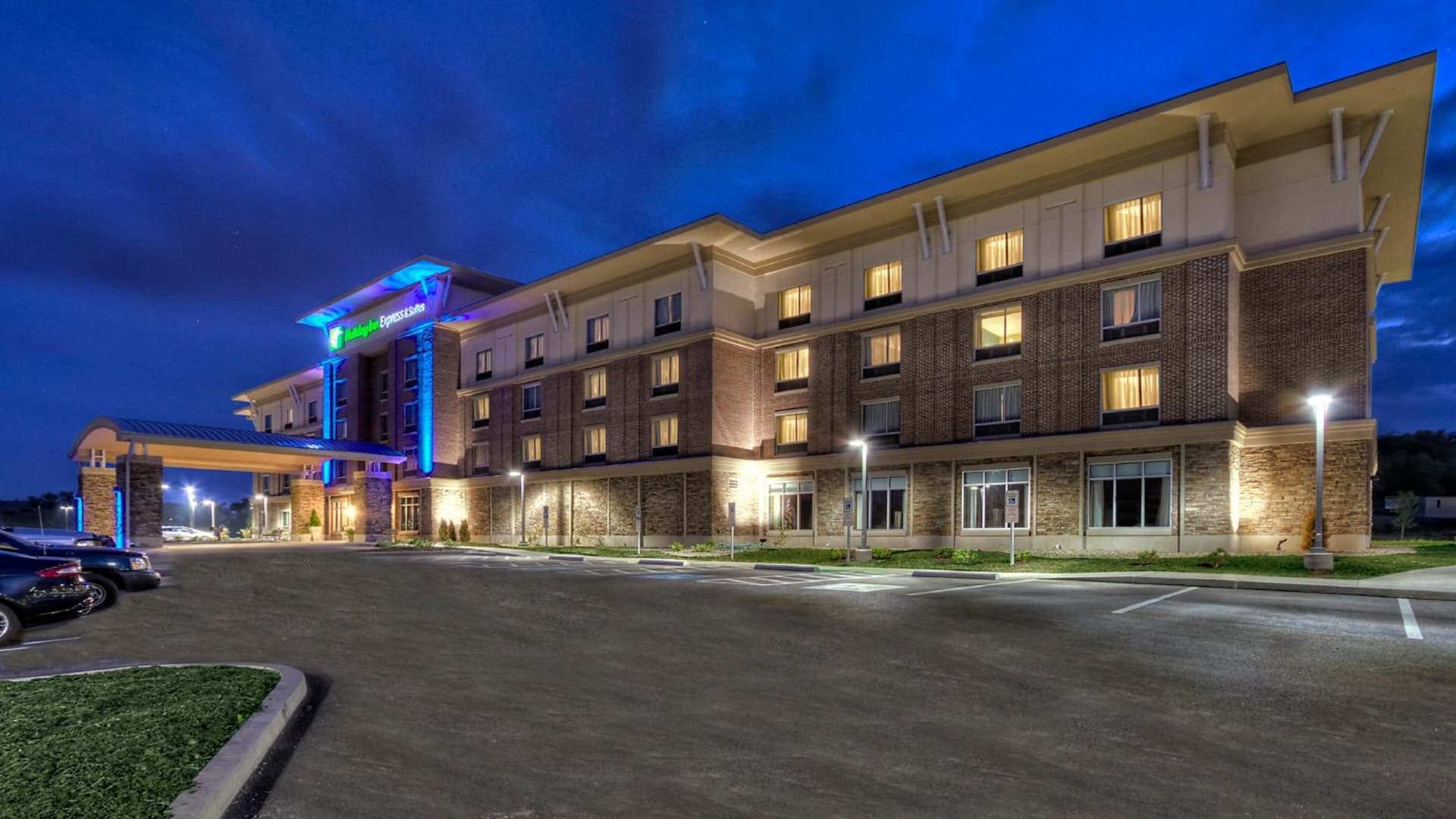 Holiday Inn Express & Suites Pittsburgh SW/Southpointe by IHG featured exterior or lobby in Canonsburg, PA — similar hotel