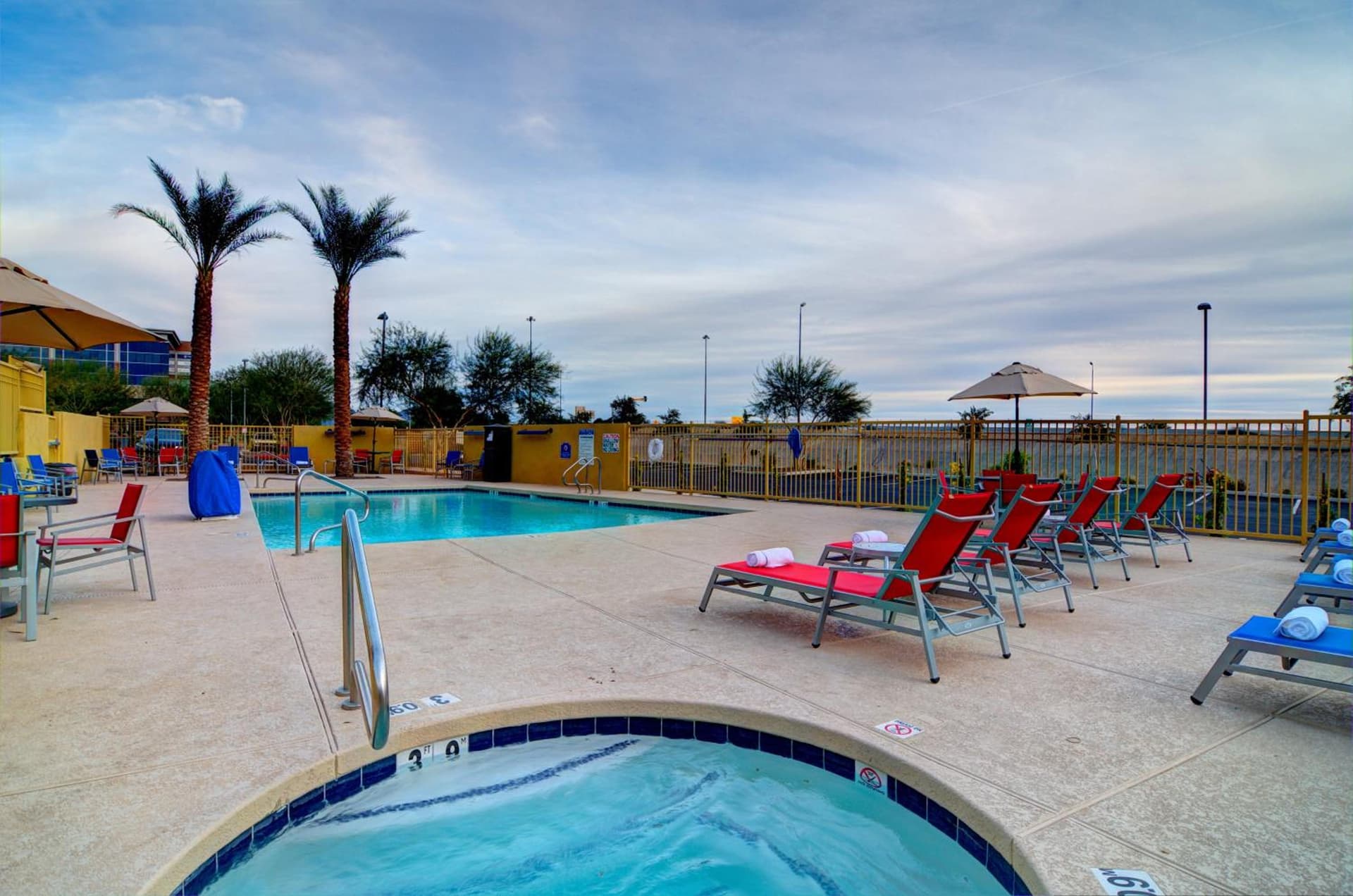 Holiday Inn Express & Suites - Phoenix North - Scottsdale by IHG interior in Phoenix, AZ — gallery photo 2