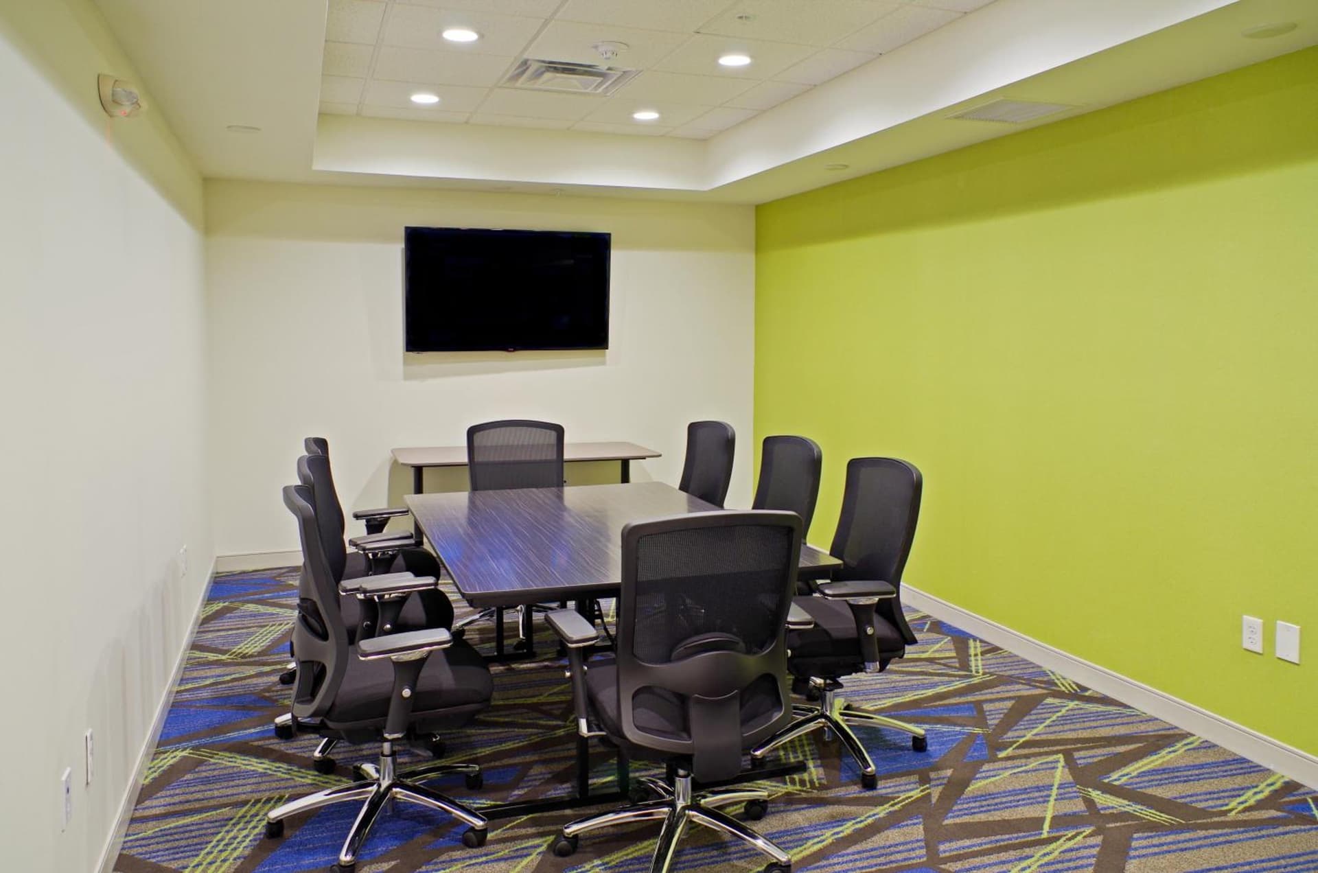 Holiday Inn Express & Suites - Phoenix North - Scottsdale by IHG property views in Phoenix, AZ — gallery photo 3