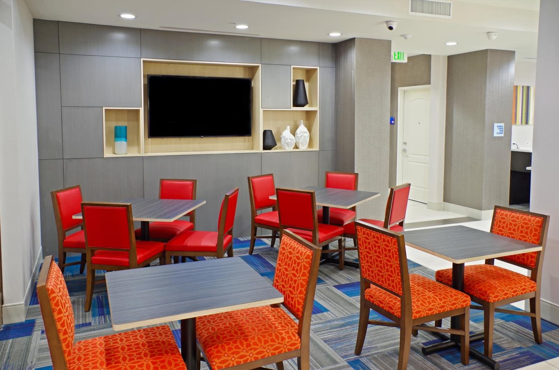 Holiday Inn Express & Suites - Phoenix North - Scottsdale by IHG gallery photo in Phoenix, AZ — image 5