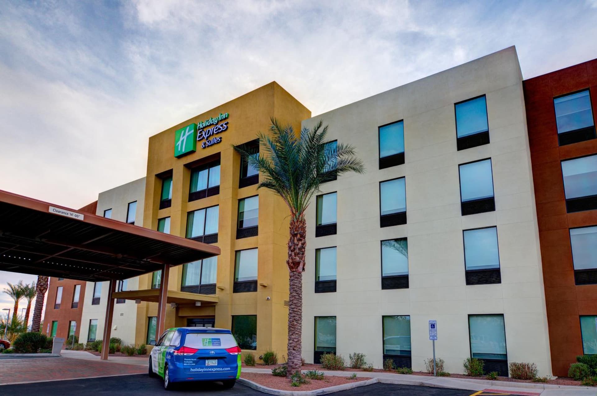 Holiday Inn Express & Suites - Phoenix North - Scottsdale by IHG — hotel in Phoenix, Arizona