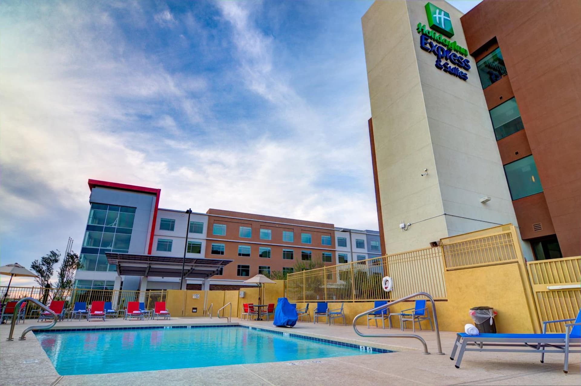 Holiday Inn Express & Suites - Phoenix North - Scottsdale by IHG gallery photo in Phoenix, AZ — image 8