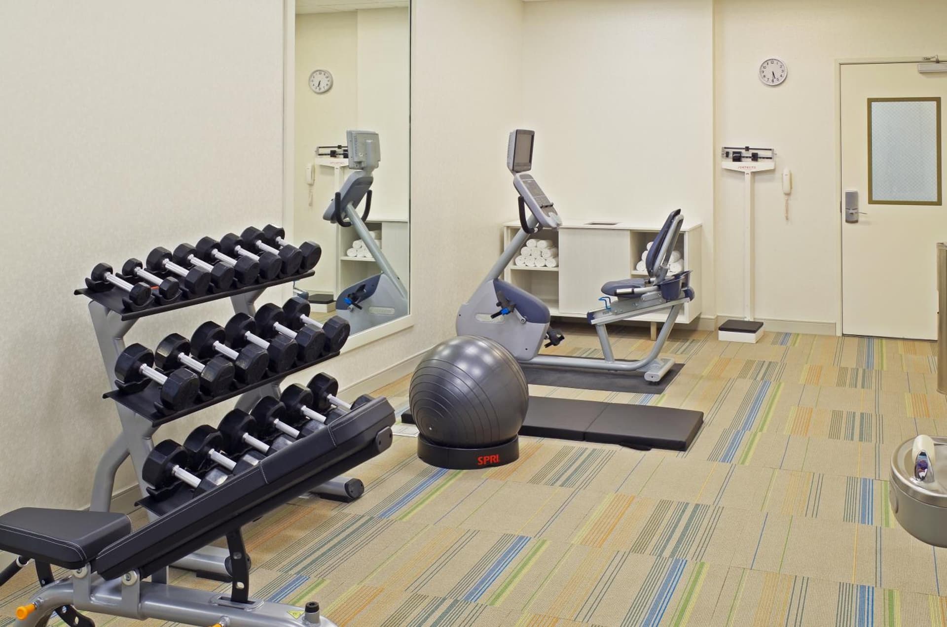 Holiday Inn Express & Suites - Phoenix North - Scottsdale by IHG gallery photo in Phoenix, AZ — image 12
