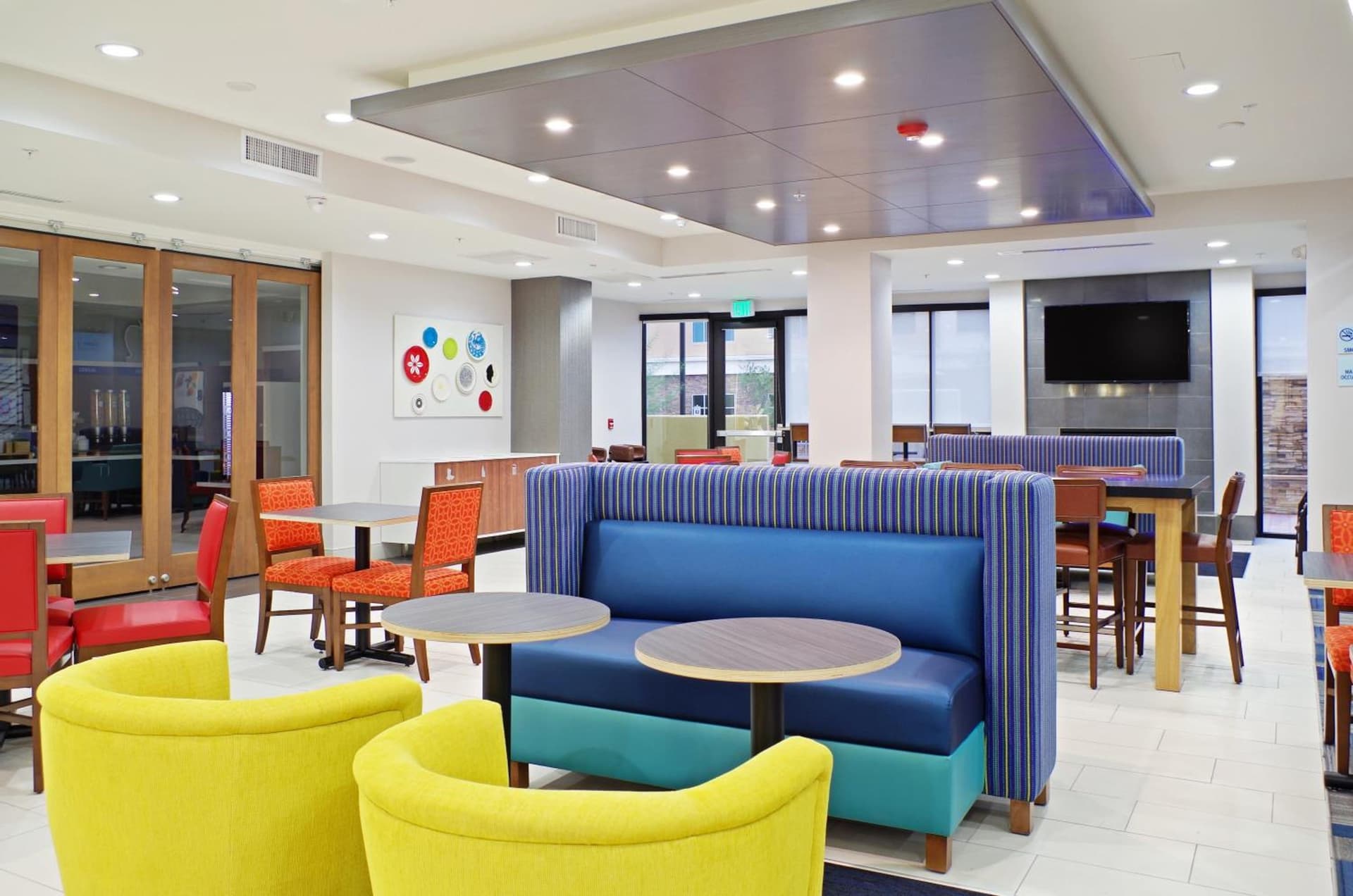 Holiday Inn Express & Suites - Phoenix North - Scottsdale by IHG gallery photo in Phoenix, AZ — image 9