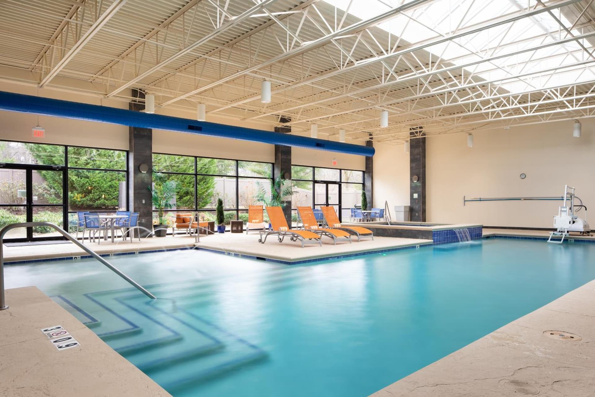 Holiday Inn and Suites Charleston West by IHG gallery photo in Charleston, WV — image 23