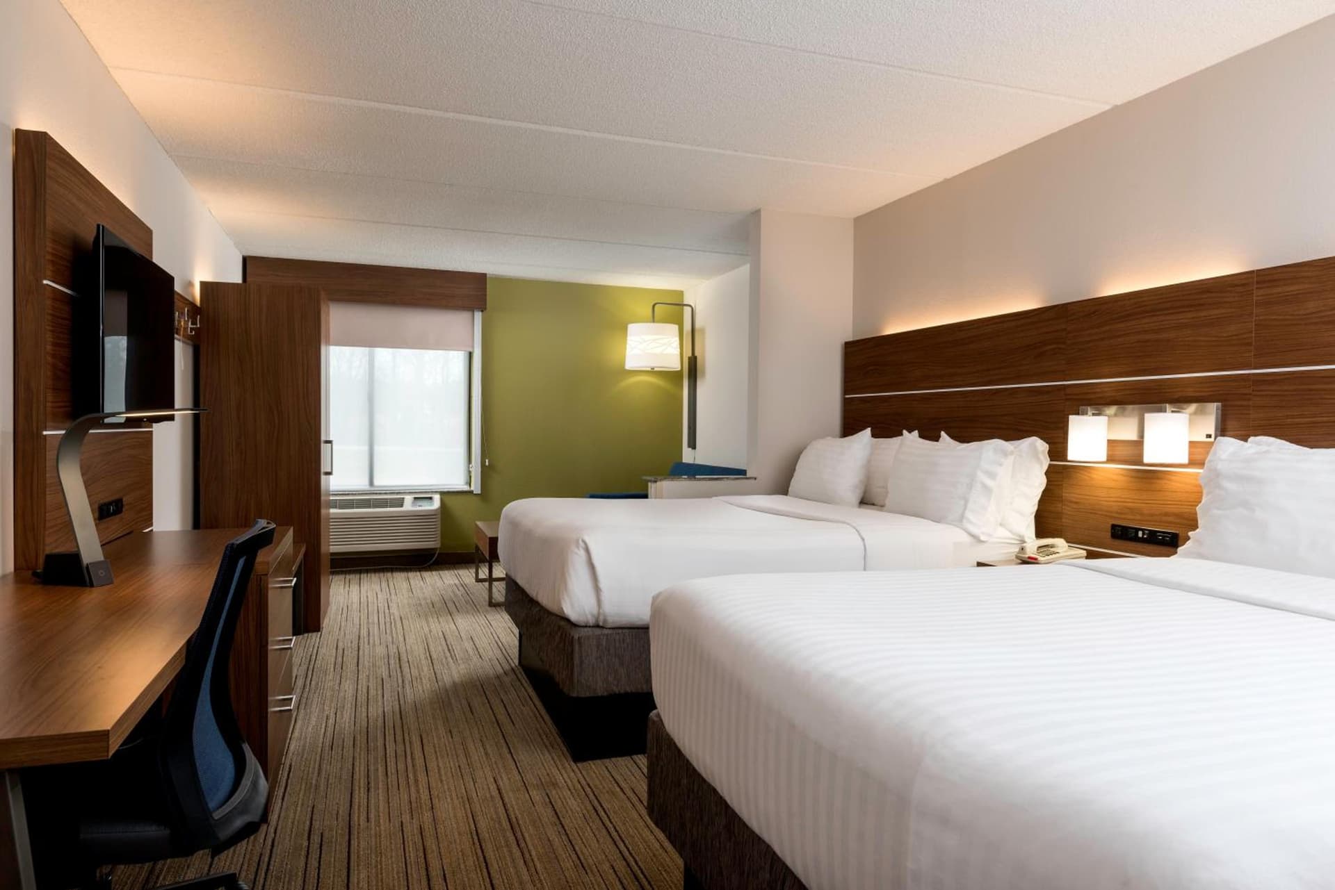 Holiday Inn Express & Suites Charlotte Arpt-Belmont by IHG property views in Belmont, NC — gallery photo 3