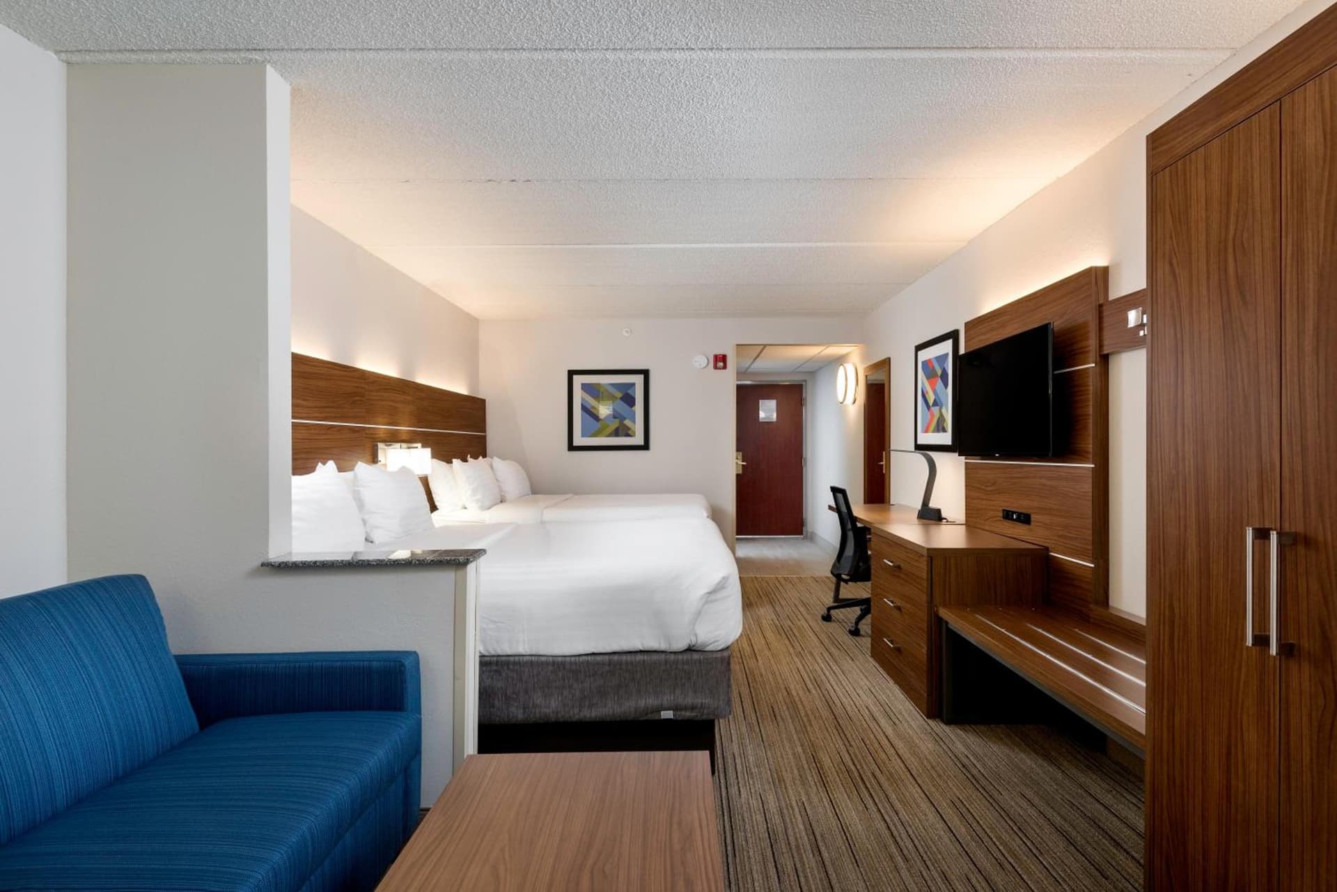 Holiday Inn Express & Suites Charlotte Arpt-Belmont by IHG gallery photo in Belmont, NC — image 11