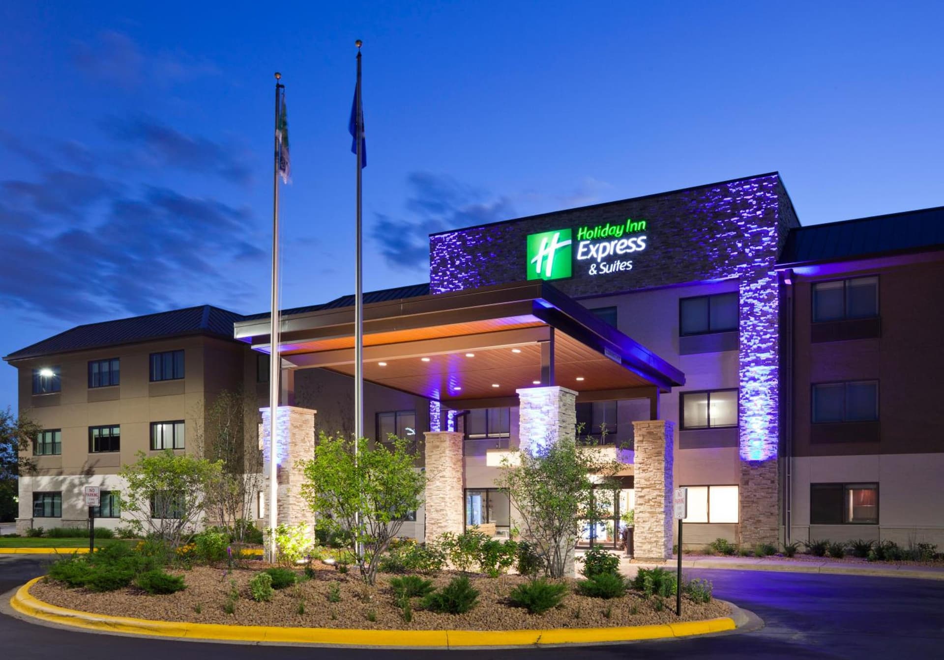 Holiday Inn Express & Suites Minneapolis - West End by IHG featured exterior or lobby in Minneapolis, MN — similar hotel