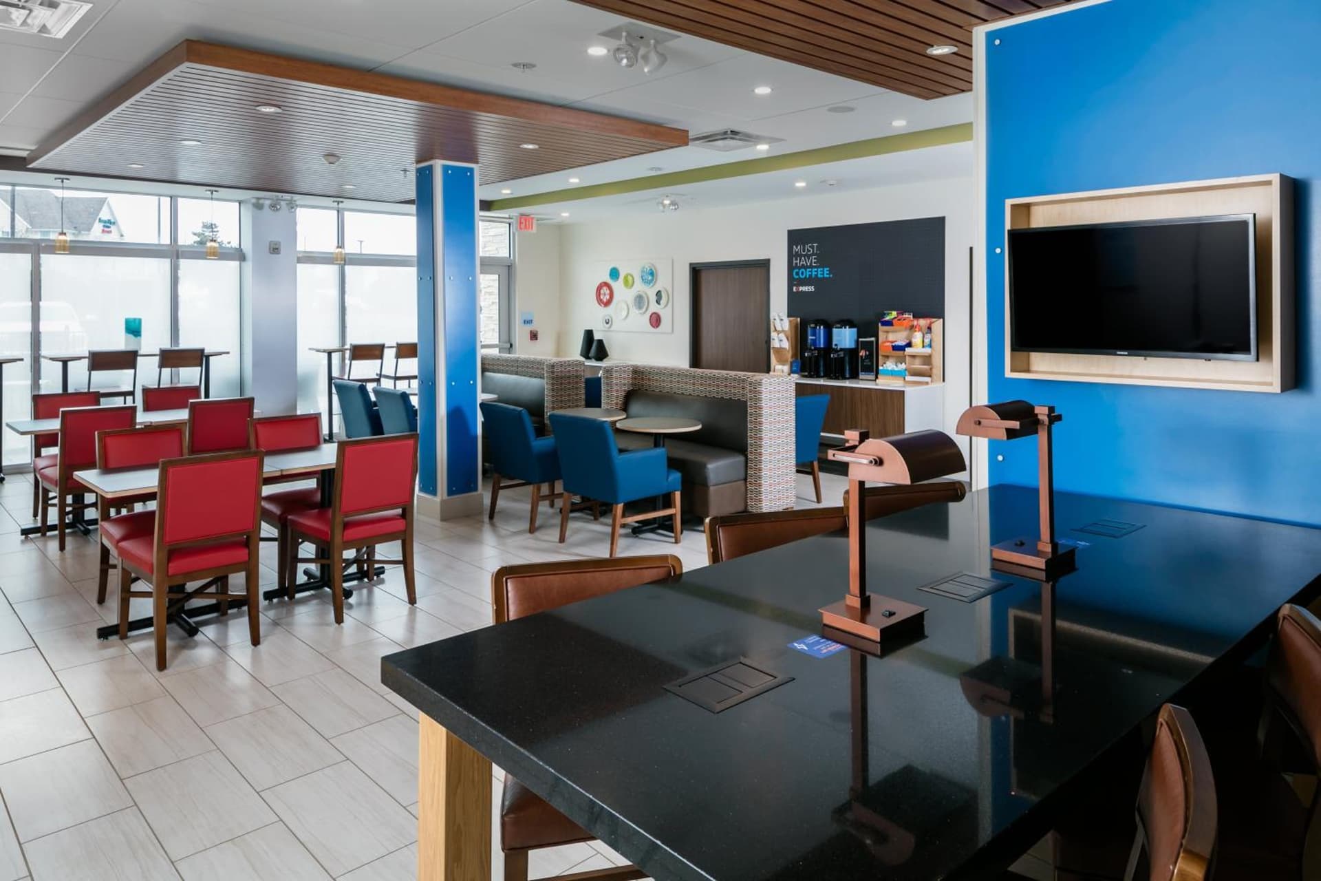 Holiday Inn Express & Suites - Medford by IHG gallery photo in Medford, OR — image 7