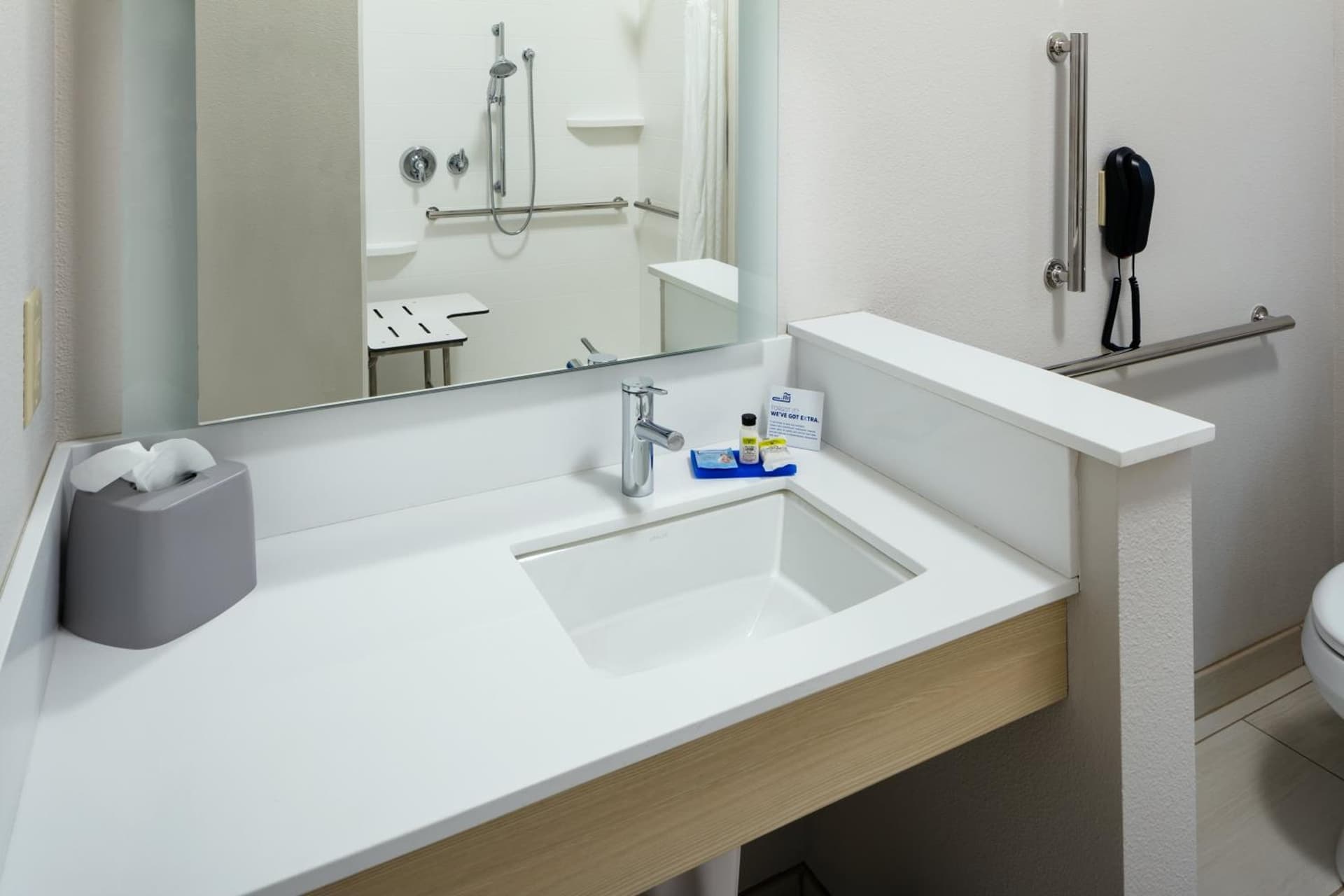 Holiday Inn Express & Suites - Medford by IHG gallery photo in Medford, OR — image 30