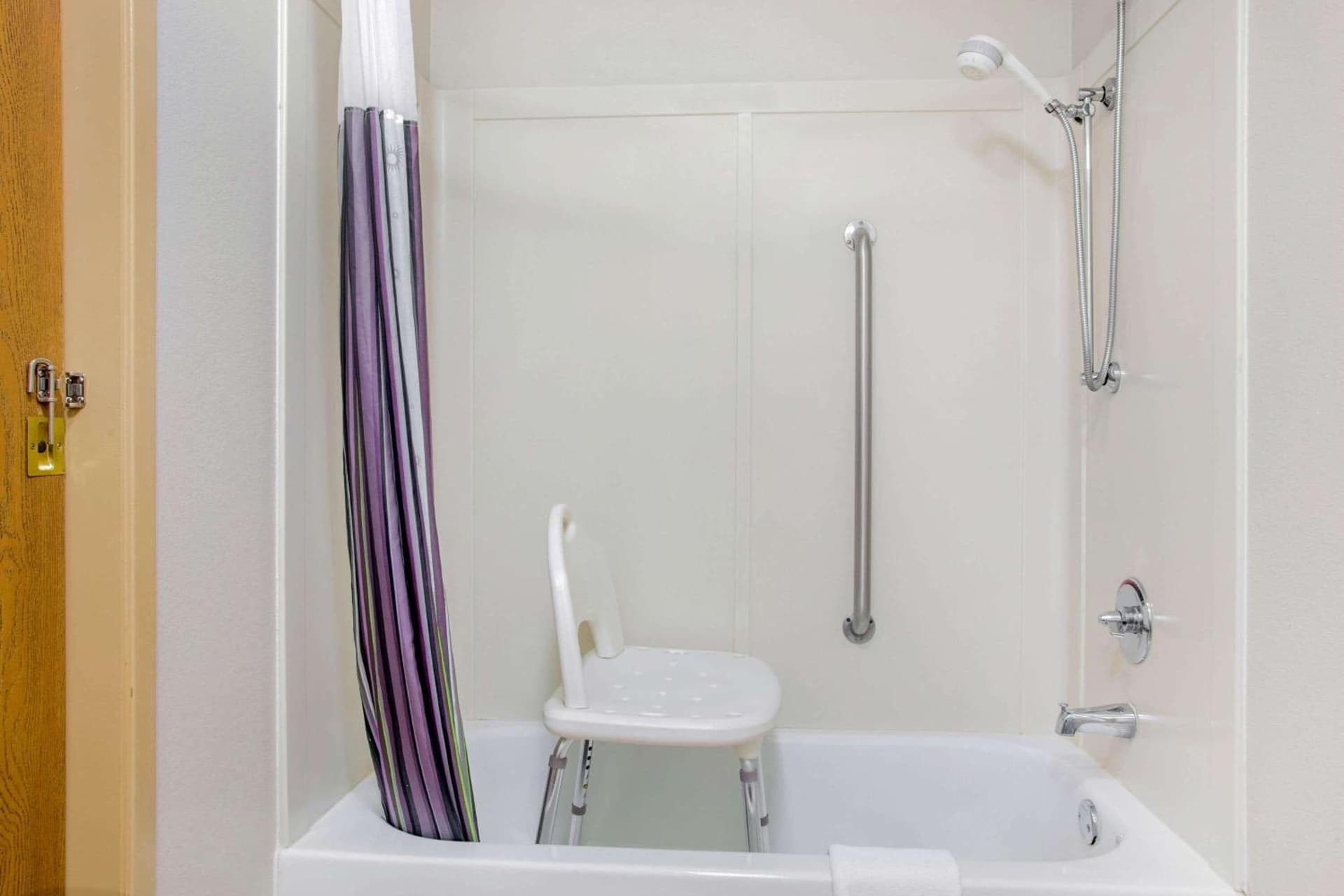 La Quinta by Wyndham Springfield South gallery photo in Springfield, MO — image 12