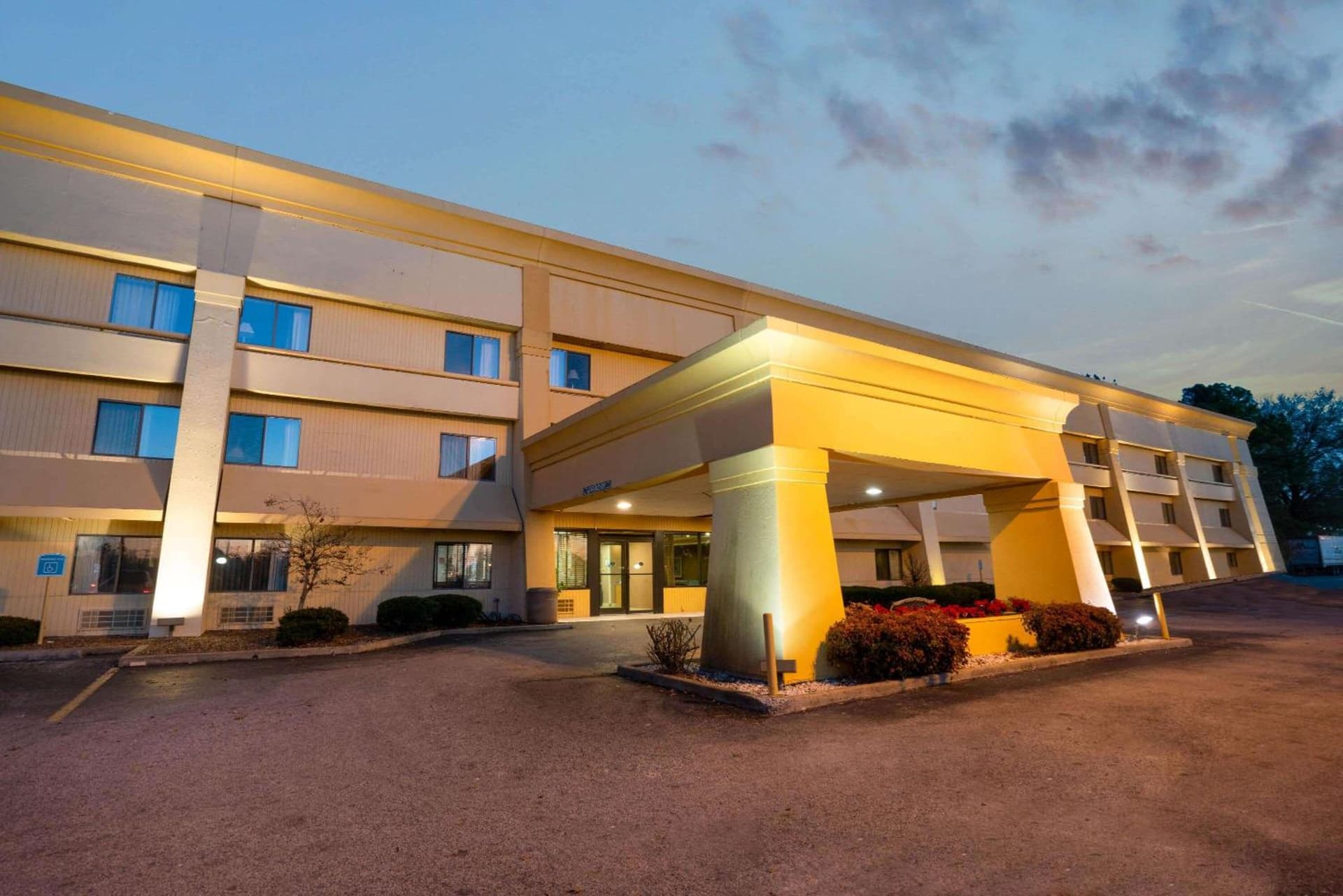 Hawthorn Extended Stay by Wyndham Jackson property views in Jackson, TN — gallery photo 3