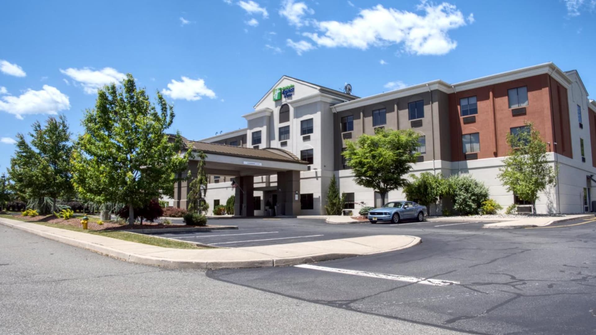 Holiday Inn Express Hotel & Suites Newton Sparta by IHG featured exterior or lobby in Newton, NJ — similar hotel