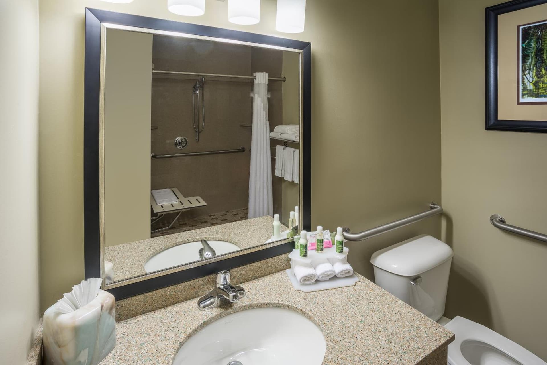Holiday Inn Express Hotel & Suites St. Paul - Woodbury by IHG gallery photo in Woodbury, MN — image 4
