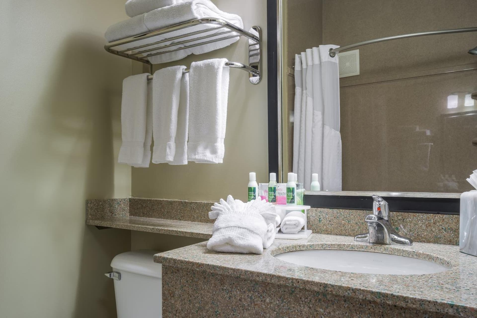 Holiday Inn Express Hotel & Suites St. Paul - Woodbury by IHG gallery photo in Woodbury, MN — image 45