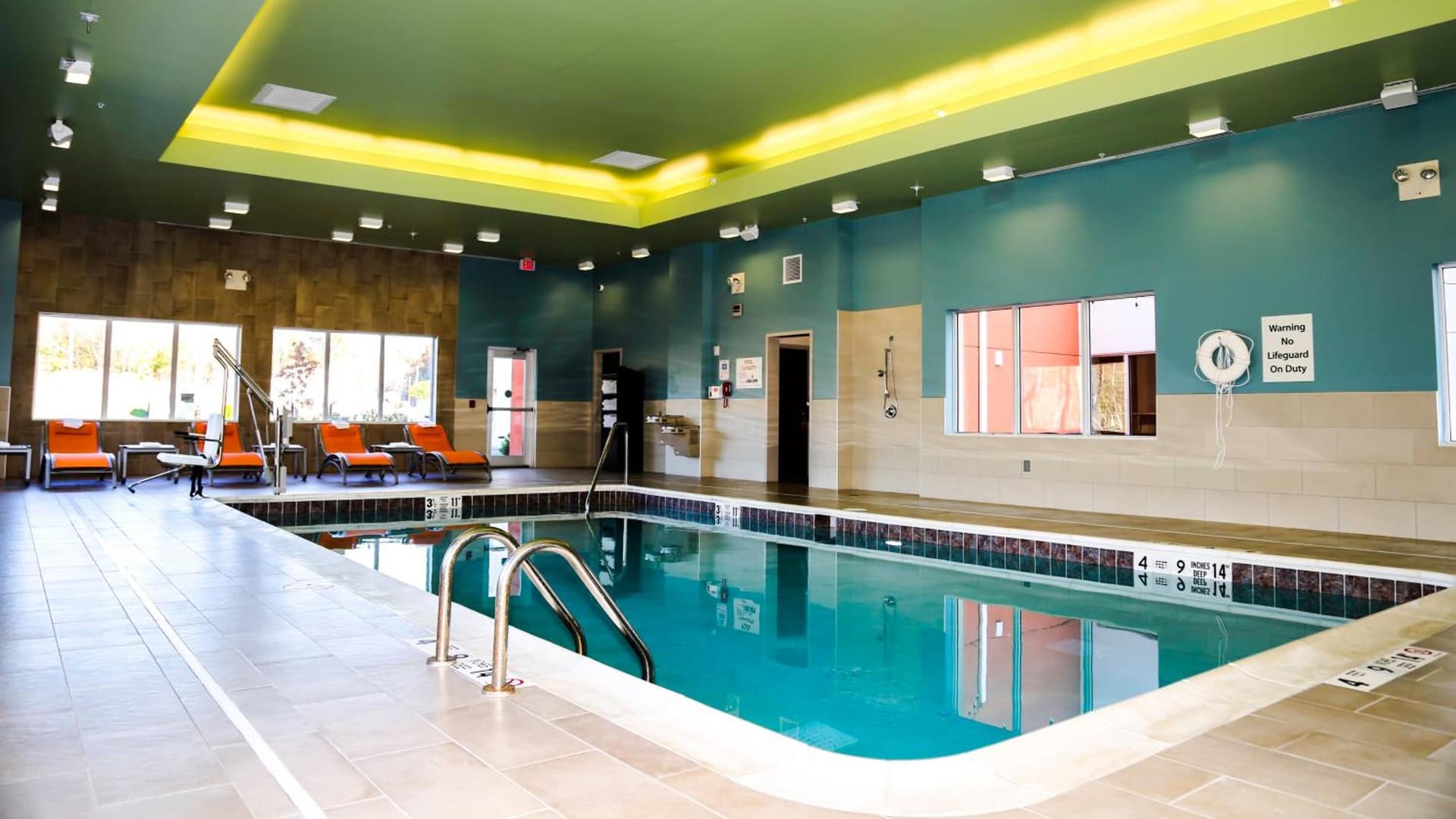 Holiday Inn Express & Suites Kingston-Ulster by IHG interior in Lake Katrine, NY — gallery photo 2