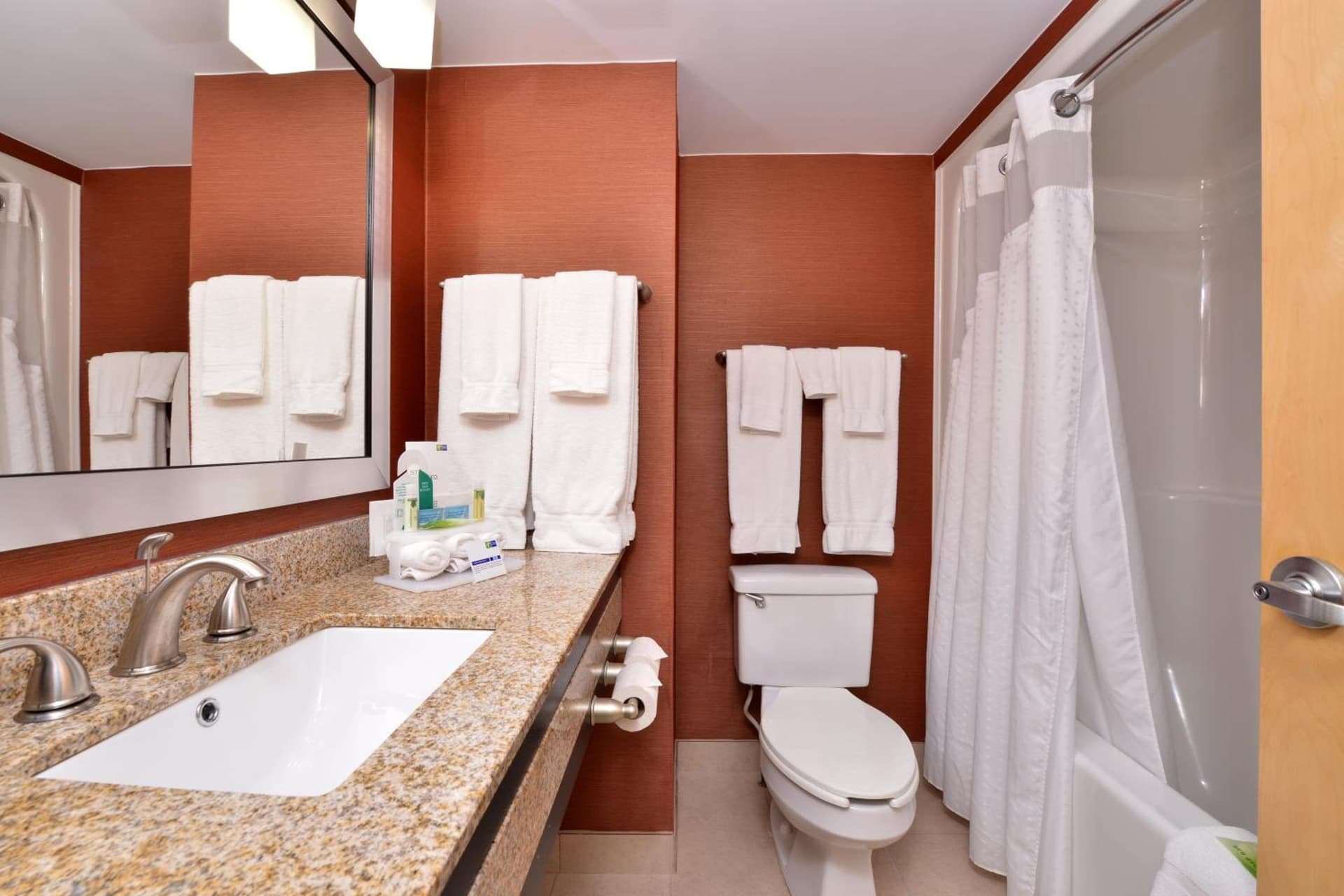 Holiday Inn Express & Suites - Ocean City by IHG gallery photo in Ocean City, MD — image 10