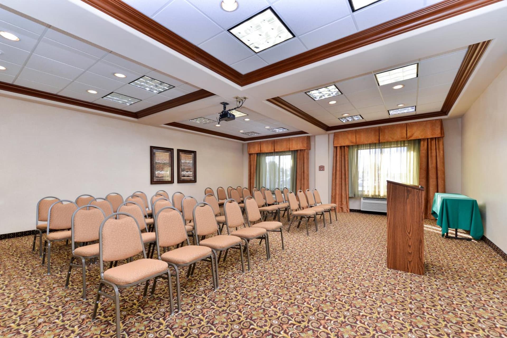 Holiday Inn Express Hotel & Suites Las Cruces by IHG gallery photo in Las Cruces, NM — image 13