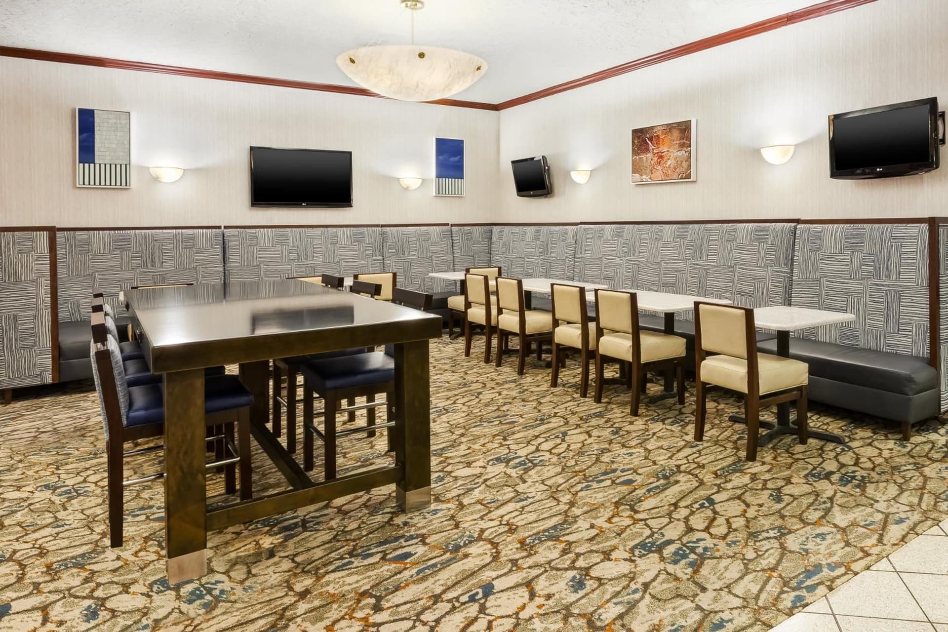 Crowne Plaza Columbus North - Worthington by IHG gallery photo in Columbus, OH — image 4