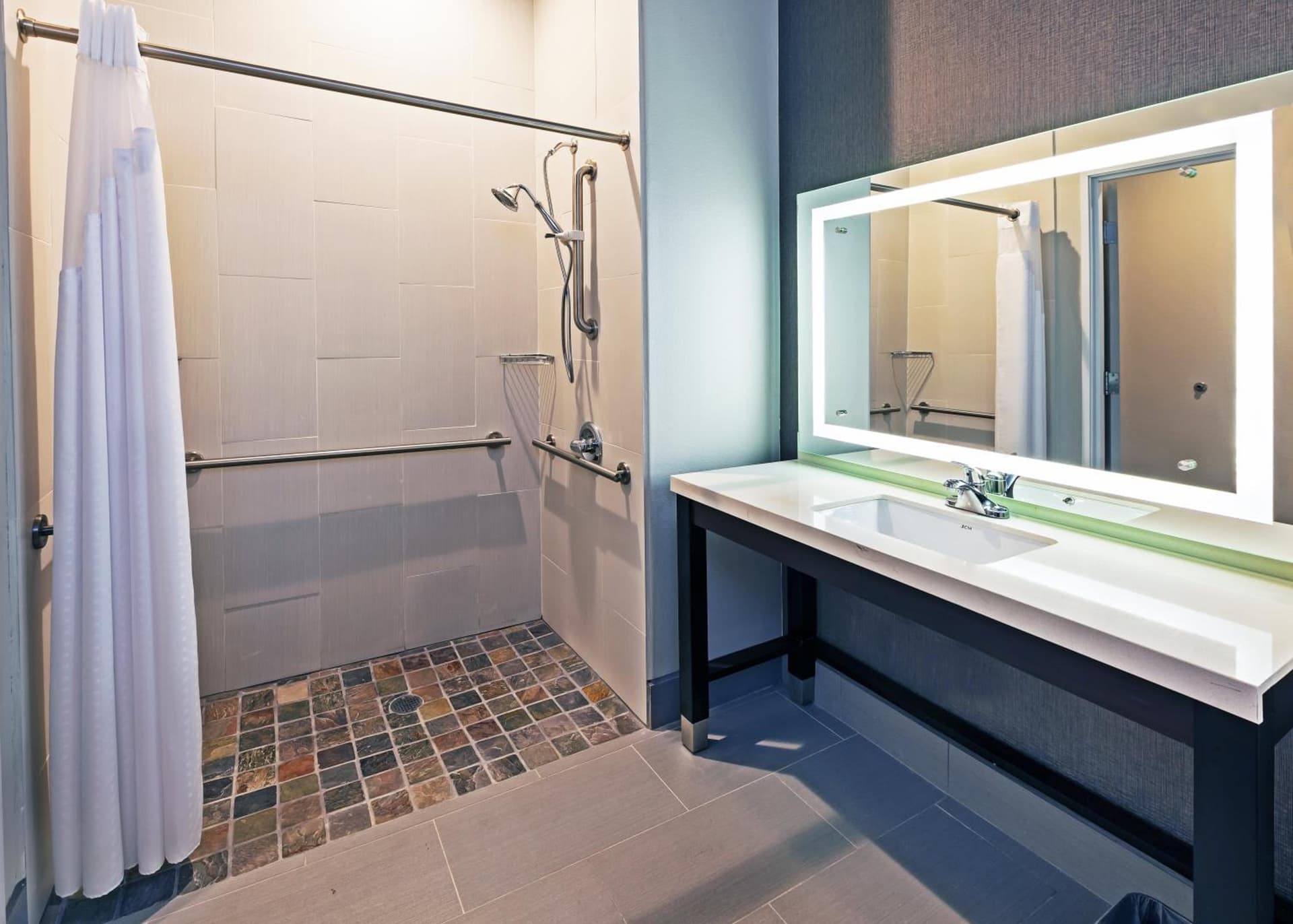 Holiday Inn Express and Suites Killeen-Fort Hood Area, an IHG Hotel gallery photo in Killeen, TX — image 21