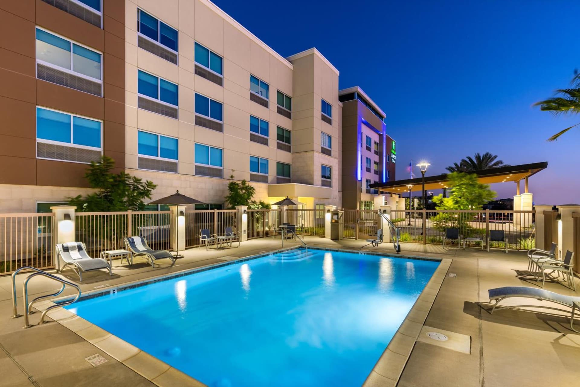 Holiday Inn Express & Suites - Moreno Valley - Riverside by IHG gallery photo in Moreno Valley, CA — image 5