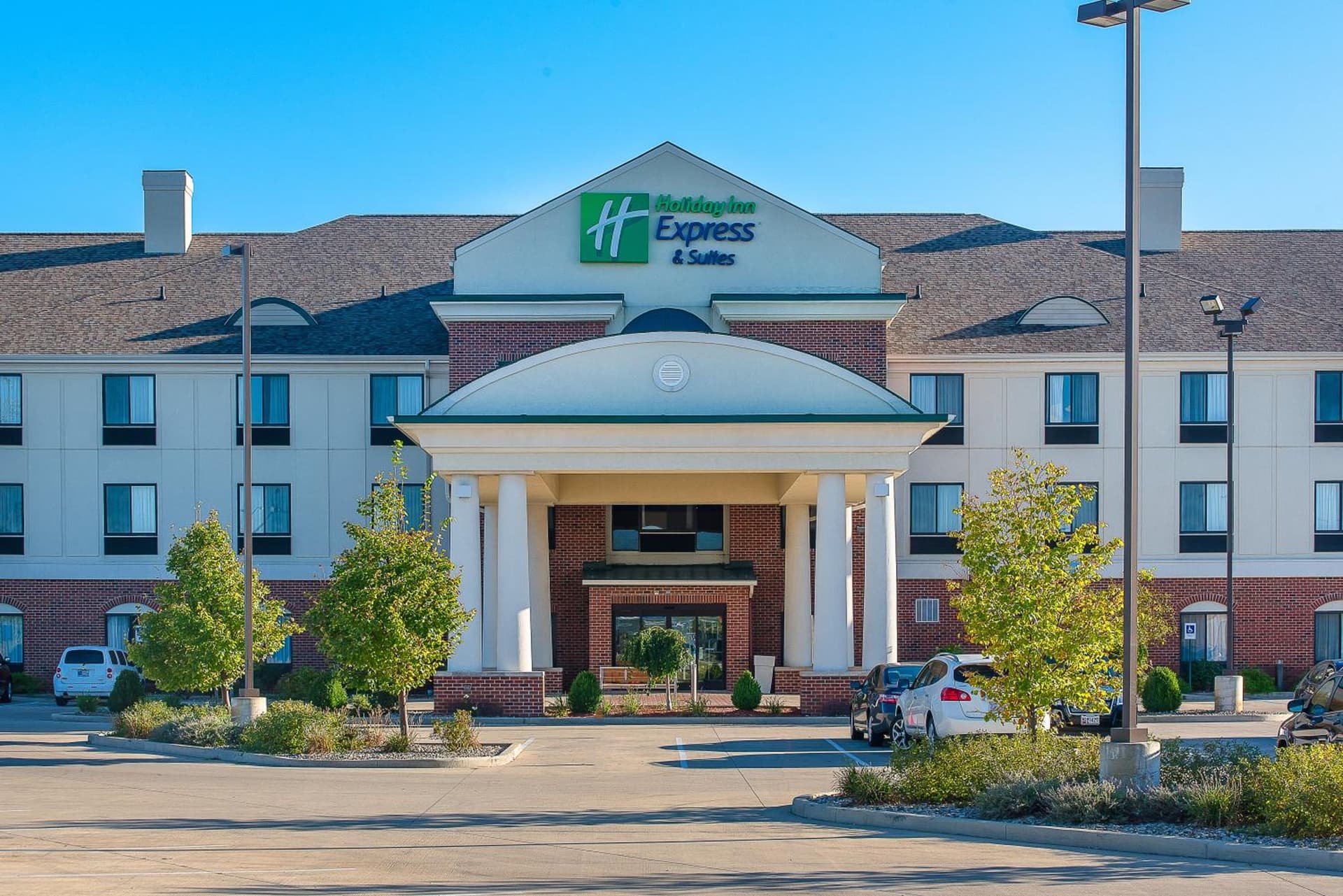 Holiday Inn Express and Suites Lafayette East by IHG interior in Lafayette, IN — gallery photo 2
