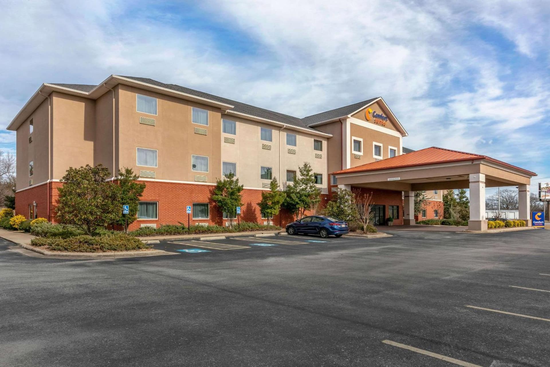 Comfort Suites Batesville interior in Batesville, AR — gallery photo 2