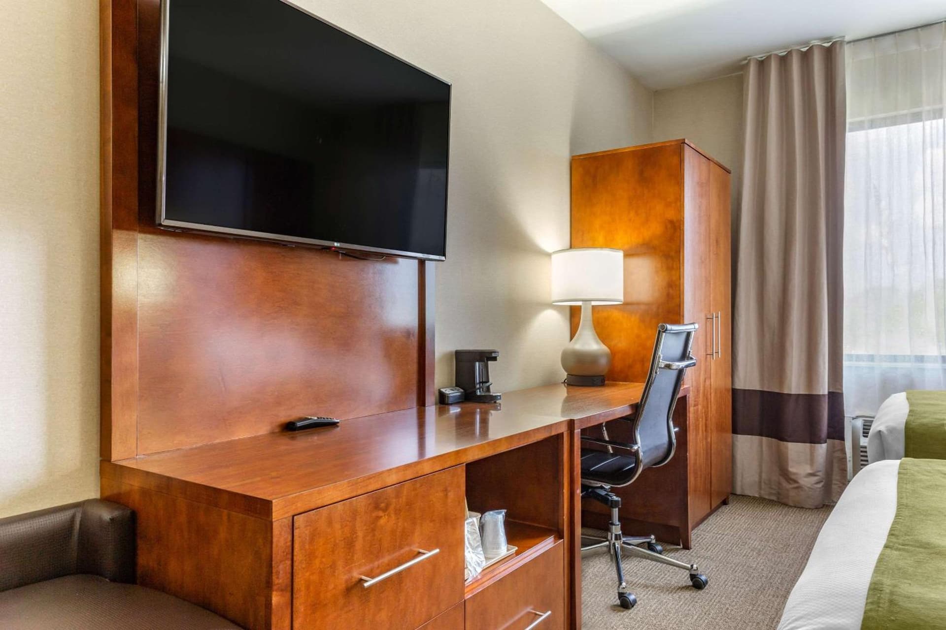Comfort Suites Dover University Area gallery photo in Dover, DE — image 23