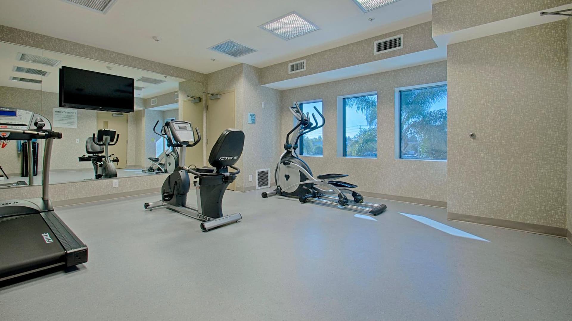 Hampton Inn by Hilton Costa Mesa Newport Beach gallery photo in Costa Mesa, CA — image 17