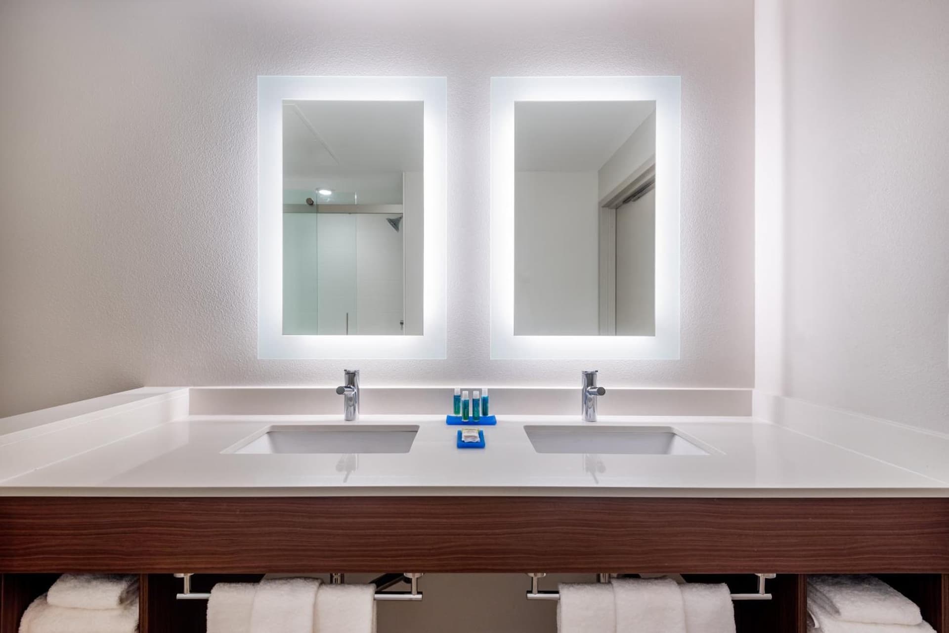Holiday Inn Express & Suites Santa Ana - Orange County by IHG gallery photo in Santa Ana, CA — image 4