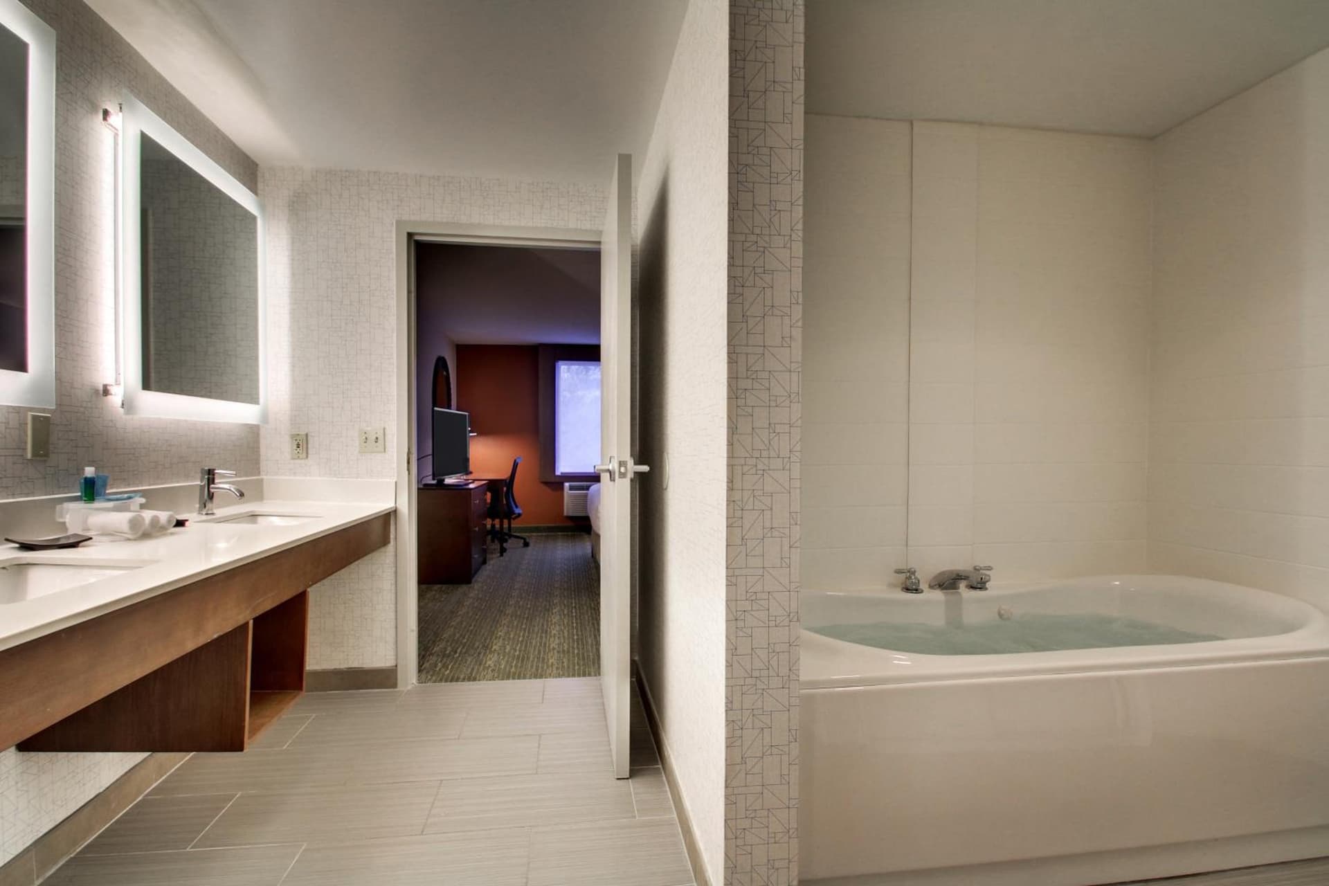Holiday Inn Express & Suites - Lincoln East - White Mountains by IHG gallery photo in Lincoln — image 77