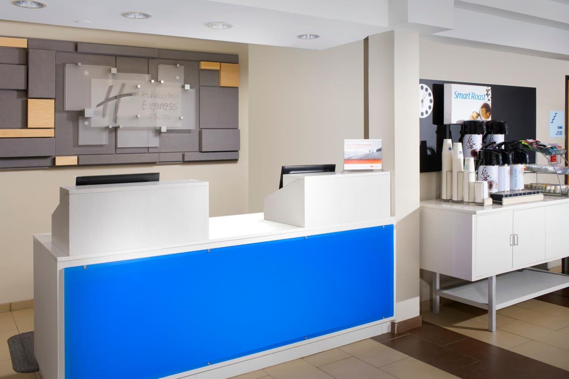 Holiday Inn Express & Suites San Antonio - Downtown Market Area by IHG property views in San Antonio, TX — gallery photo 3