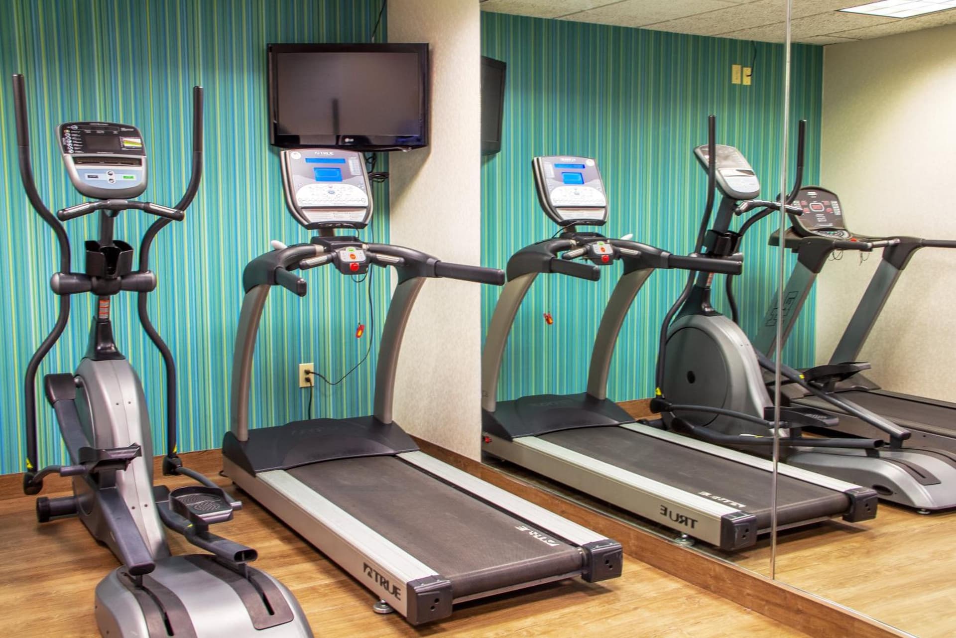 Holiday Inn Express & Suites Lexington Downtown Area-Keeneland by IHG gallery photo in Lexington, KY — image 27