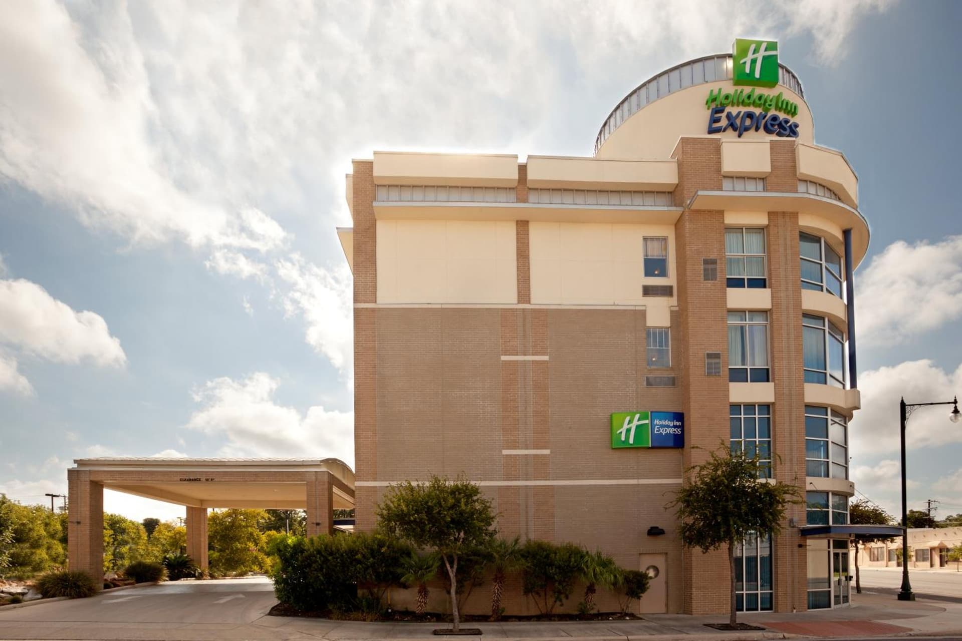 Holiday Inn Express Hotel & Suites San Antonio - Rivercenter Area by IHG exterior or lobby in San Antonio, TX — main listing photo