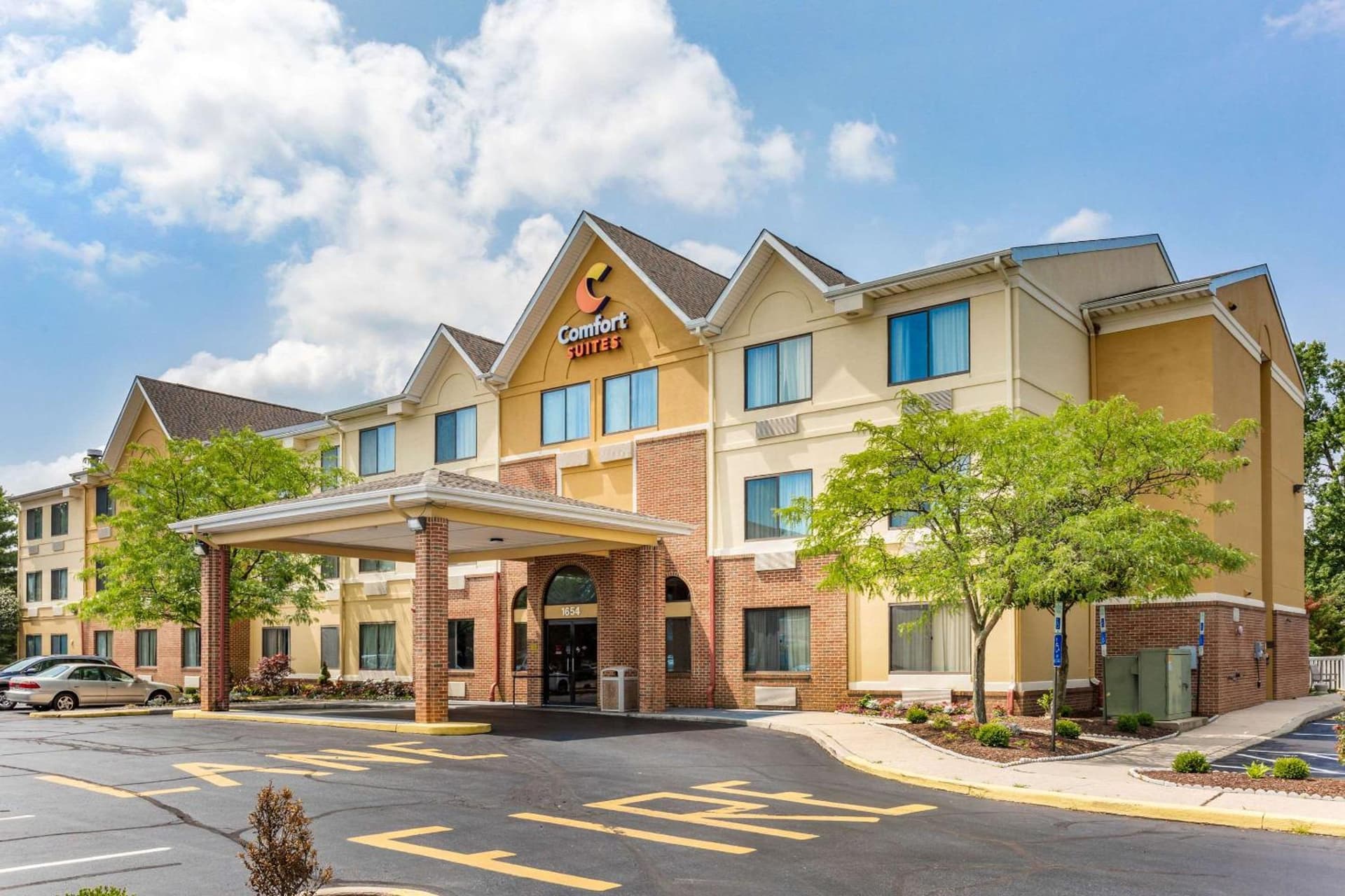 Comfort Suites Dover University Area featured exterior or lobby in Dover, DE — similar hotel