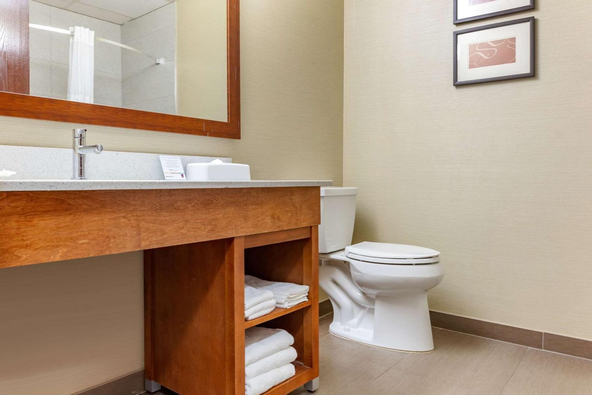 Comfort Suites Dover University Area gallery photo in Dover, DE — image 14