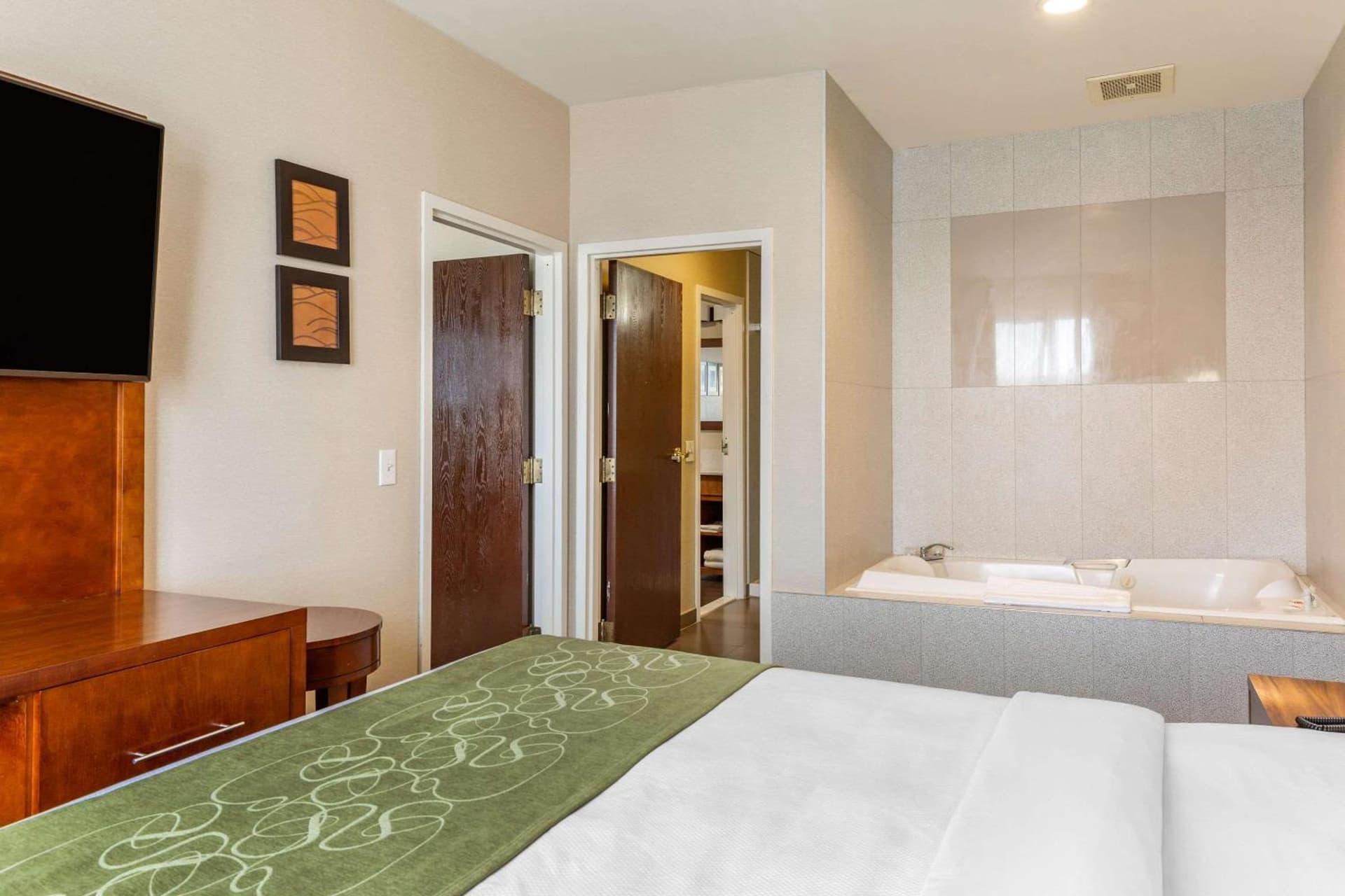 Comfort Suites Dover University Area gallery photo in Dover, DE — image 17