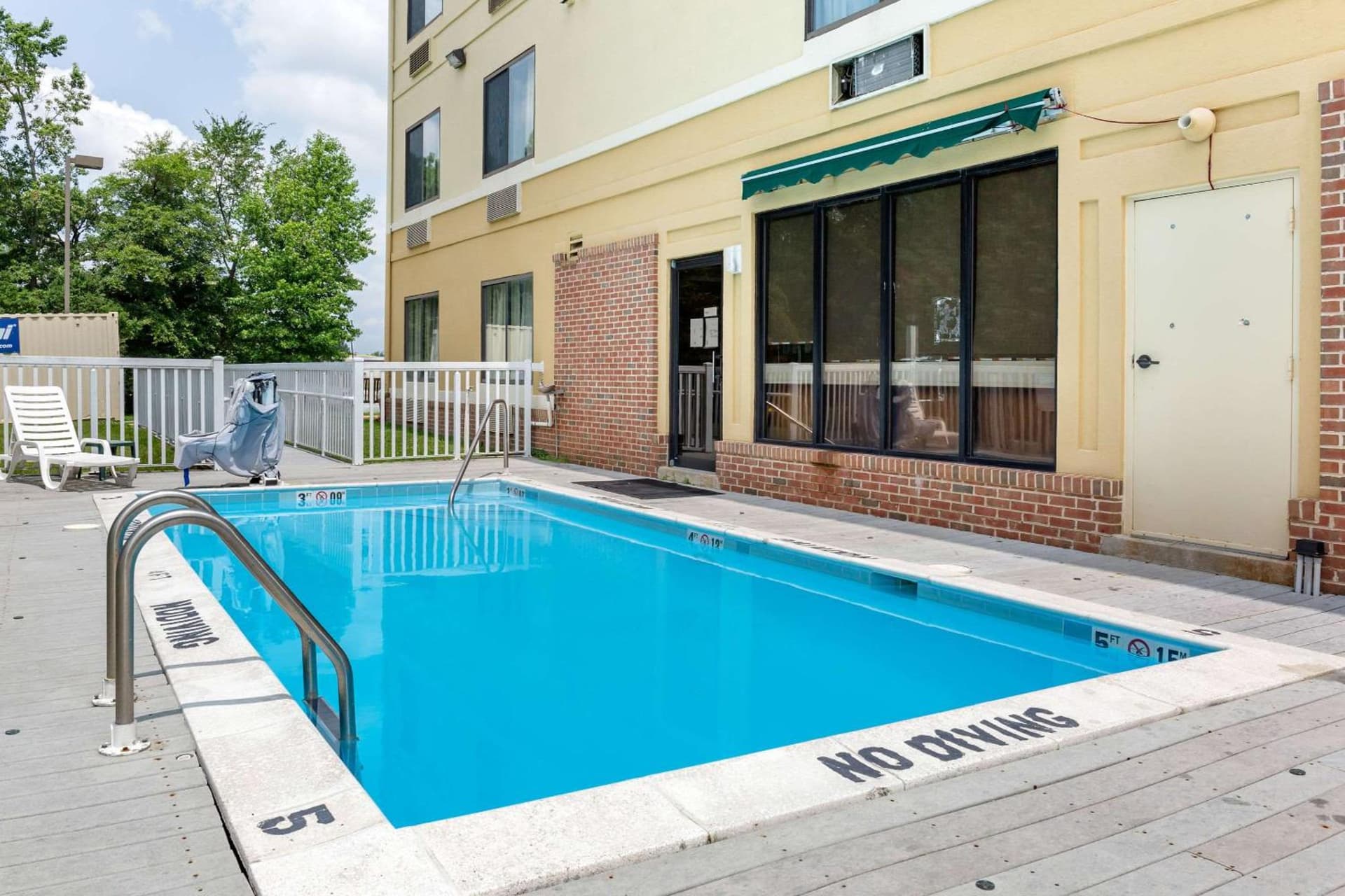 Comfort Suites Dover University Area gallery photo in Dover, DE — image 9