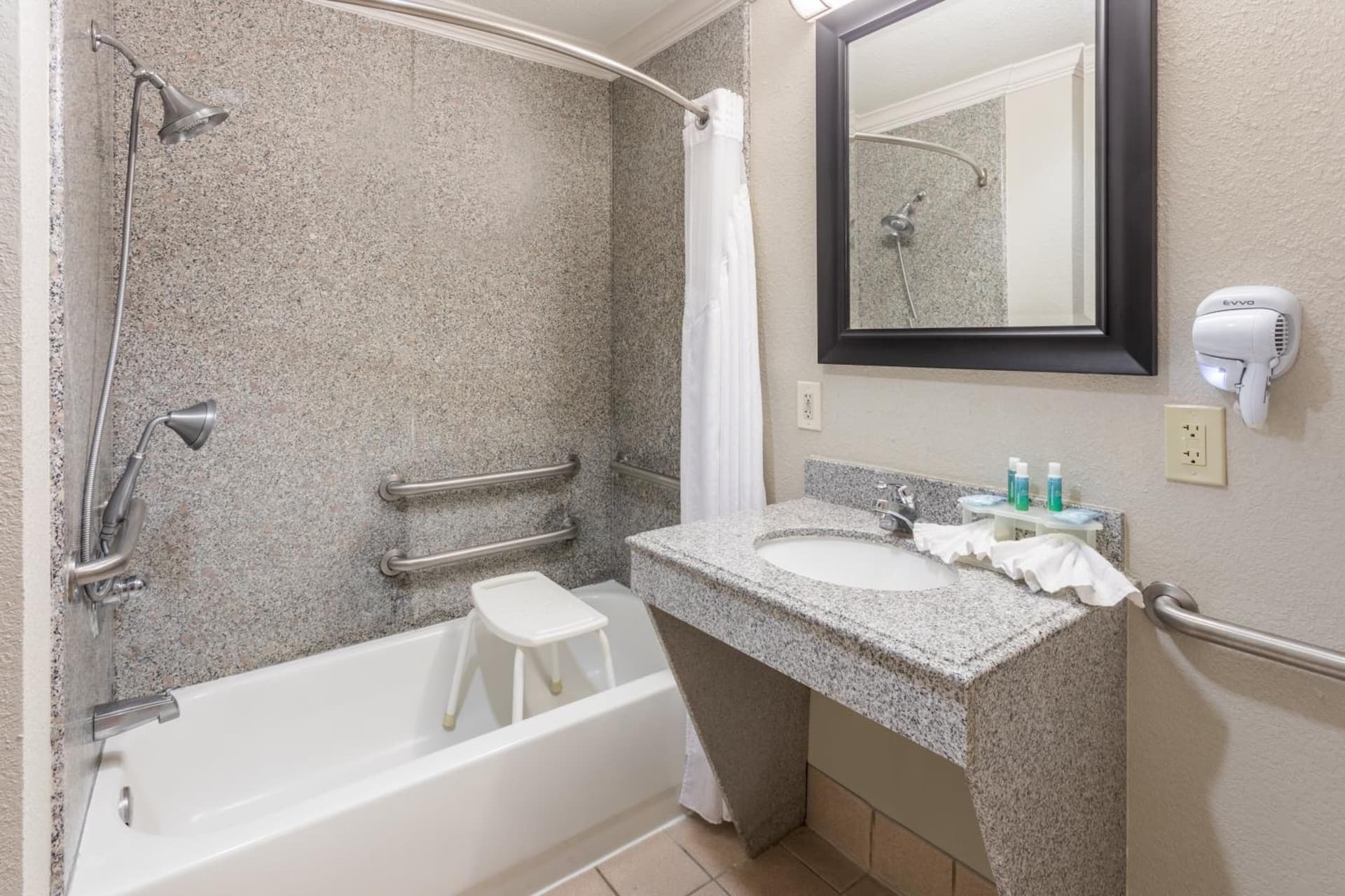 Holiday Inn Express Hotel and Suites Lake Charles by IHG gallery photo in Lake Charles, LA — image 33
