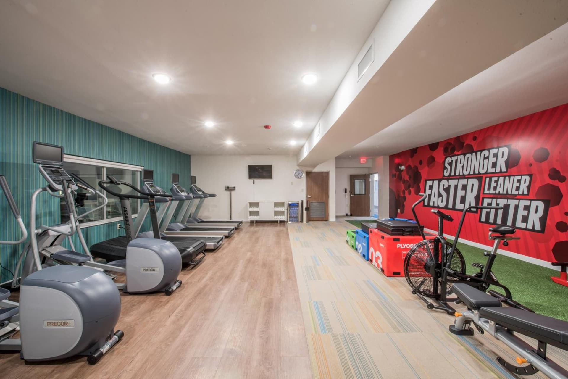 Holiday Inn Express & Suites - Houston Westchase - Westheimer by IHG property views in Houston, TX — gallery photo 3