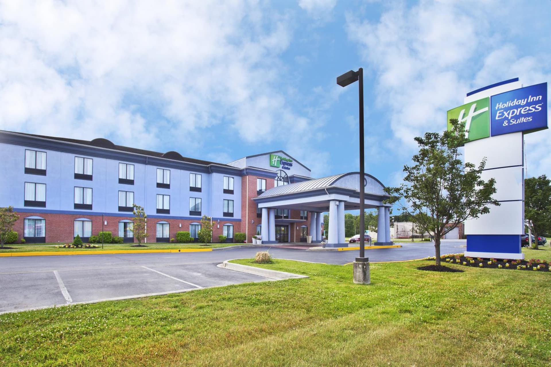 Holiday Inn Express Hotel and Suites Harrington - Dover Area by IHG featured exterior or lobby in Harrington, DE — similar hotel