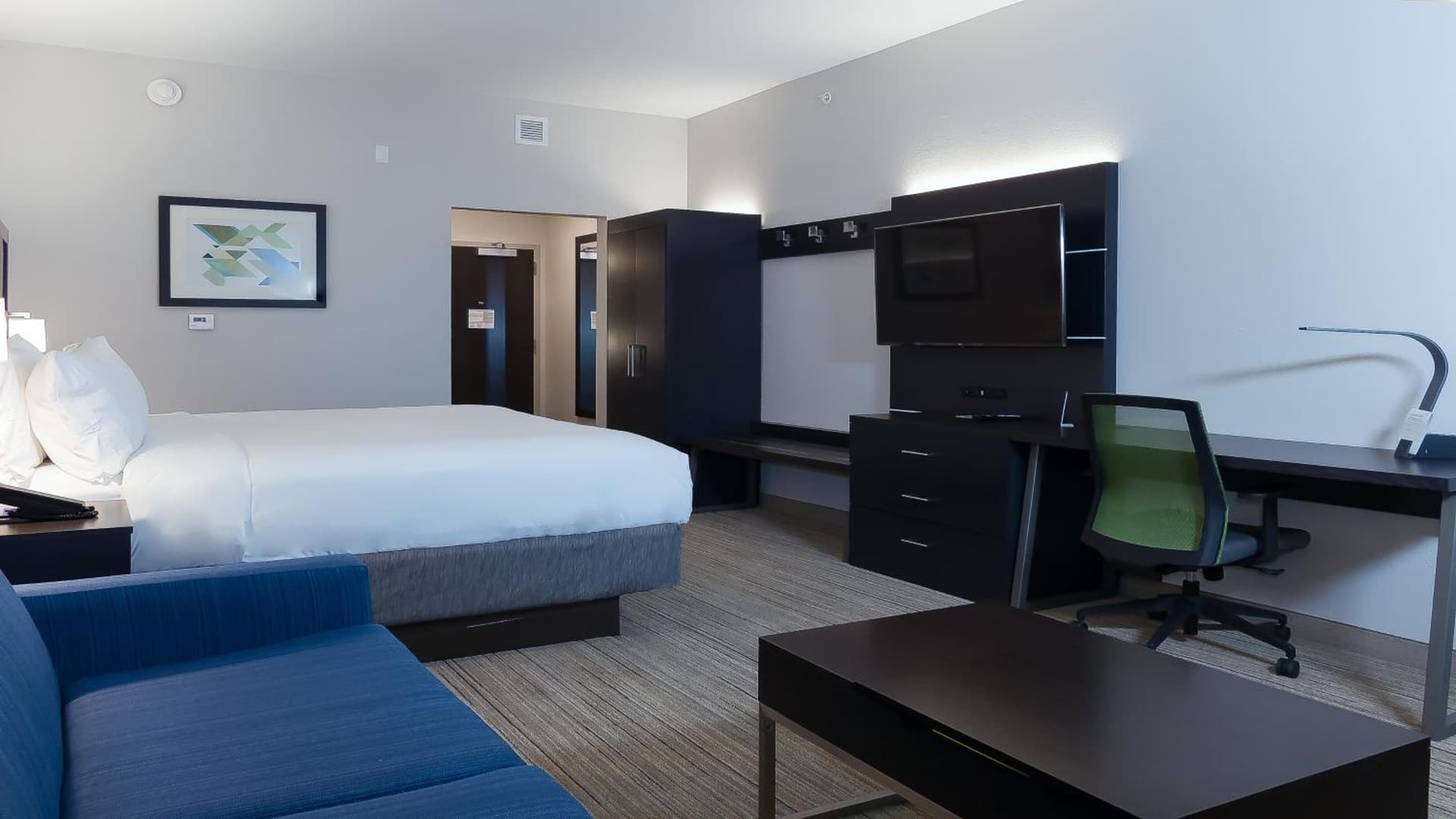 Holiday Inn Express & Suites - Tampa East - Ybor City by IHG gallery photo in Tampa, FL — image 4
