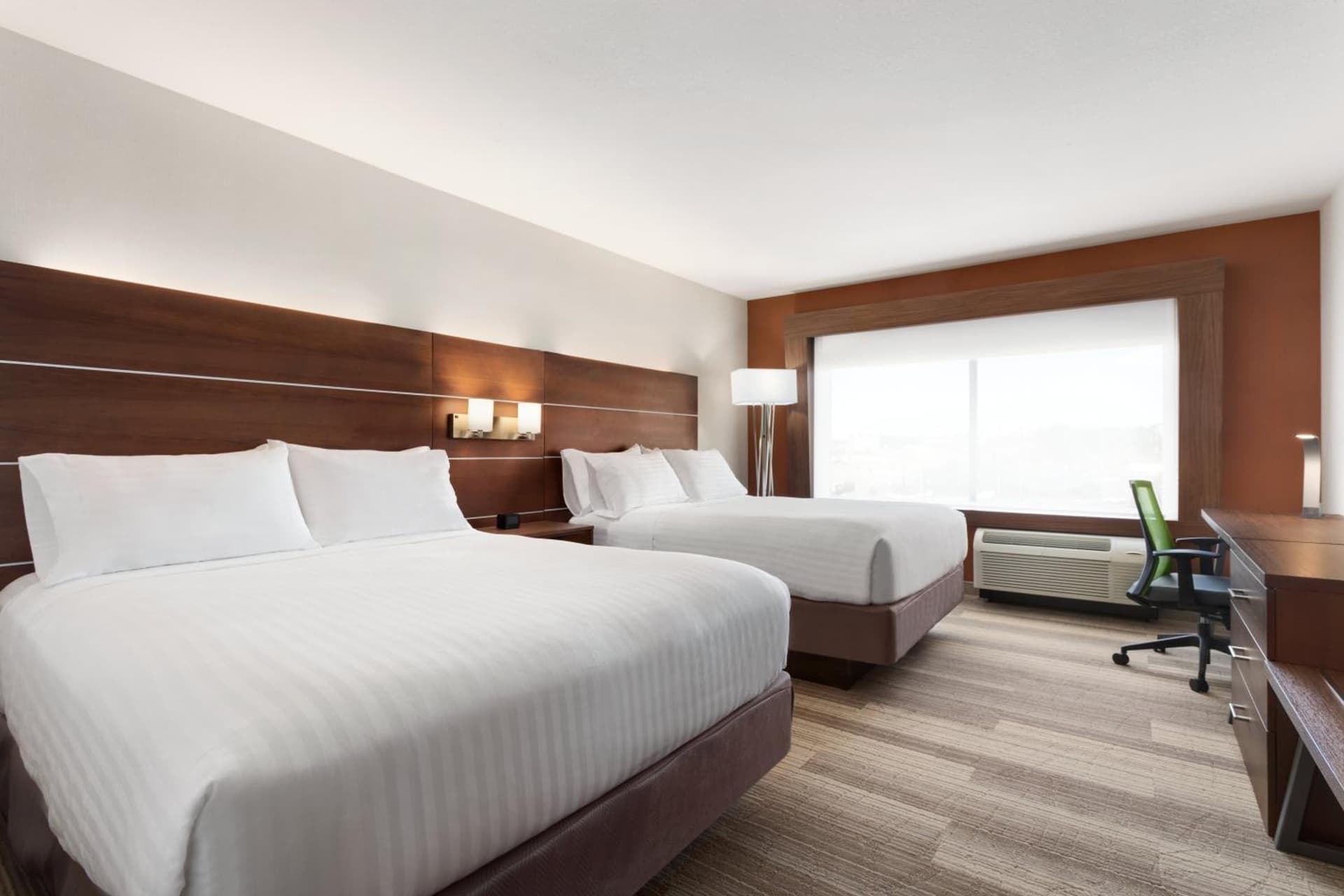 Holiday Inn Express & Suites Duluth North - Miller Hill by IHG gallery photo in Duluth, MN — image 37